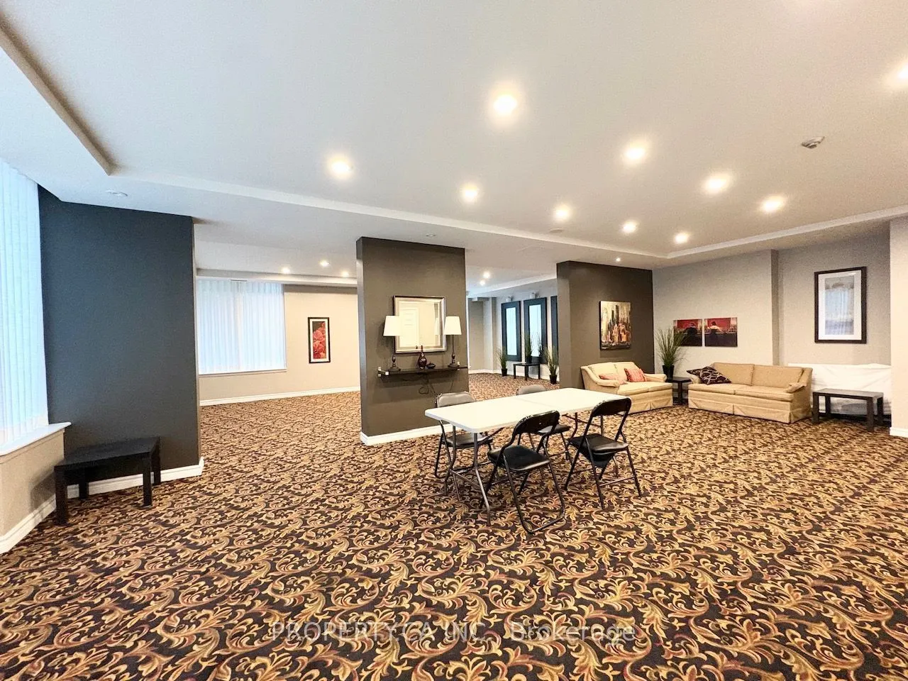 67 Caroline Street S #4A