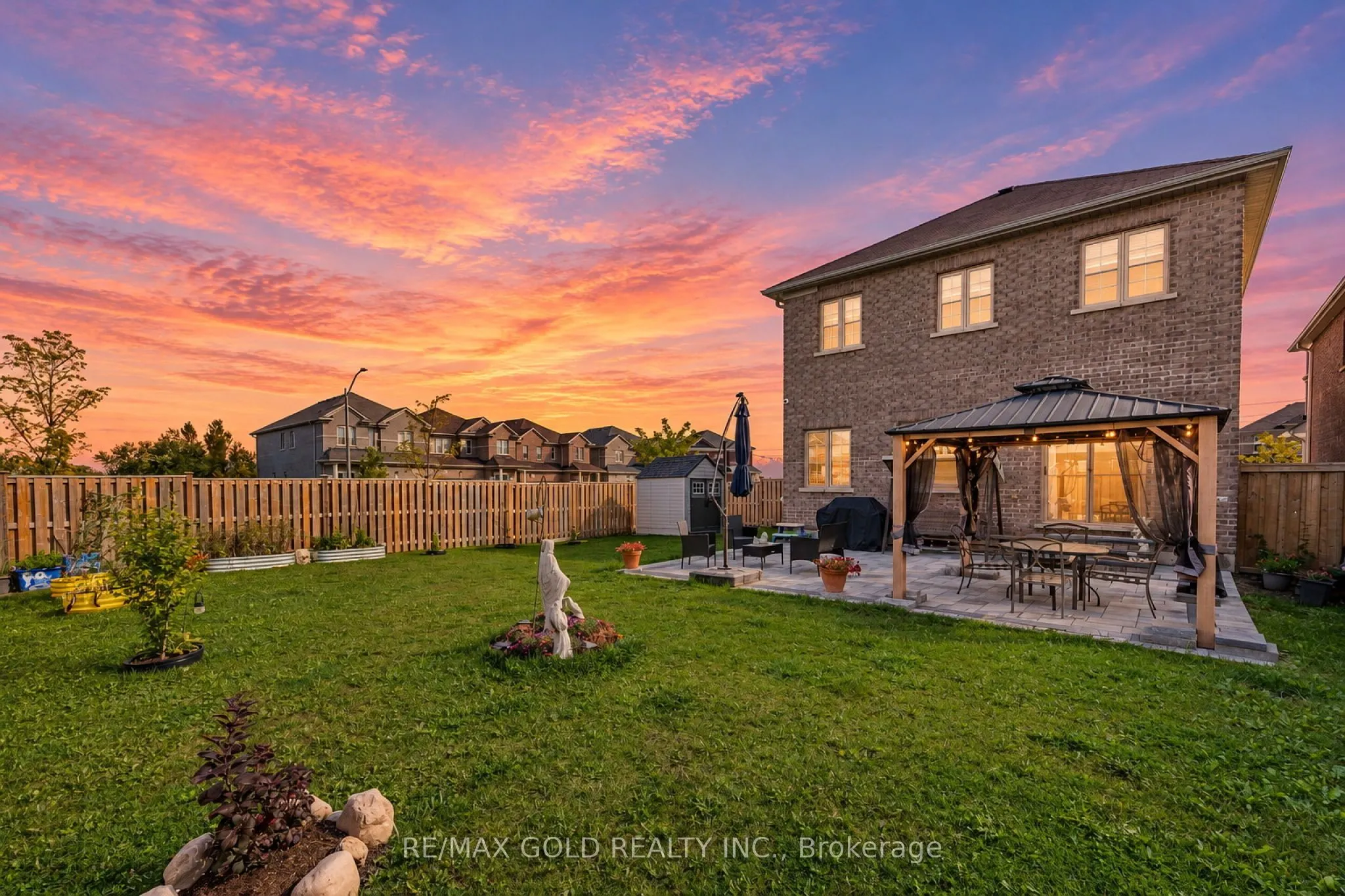 298 Ridley Crescent