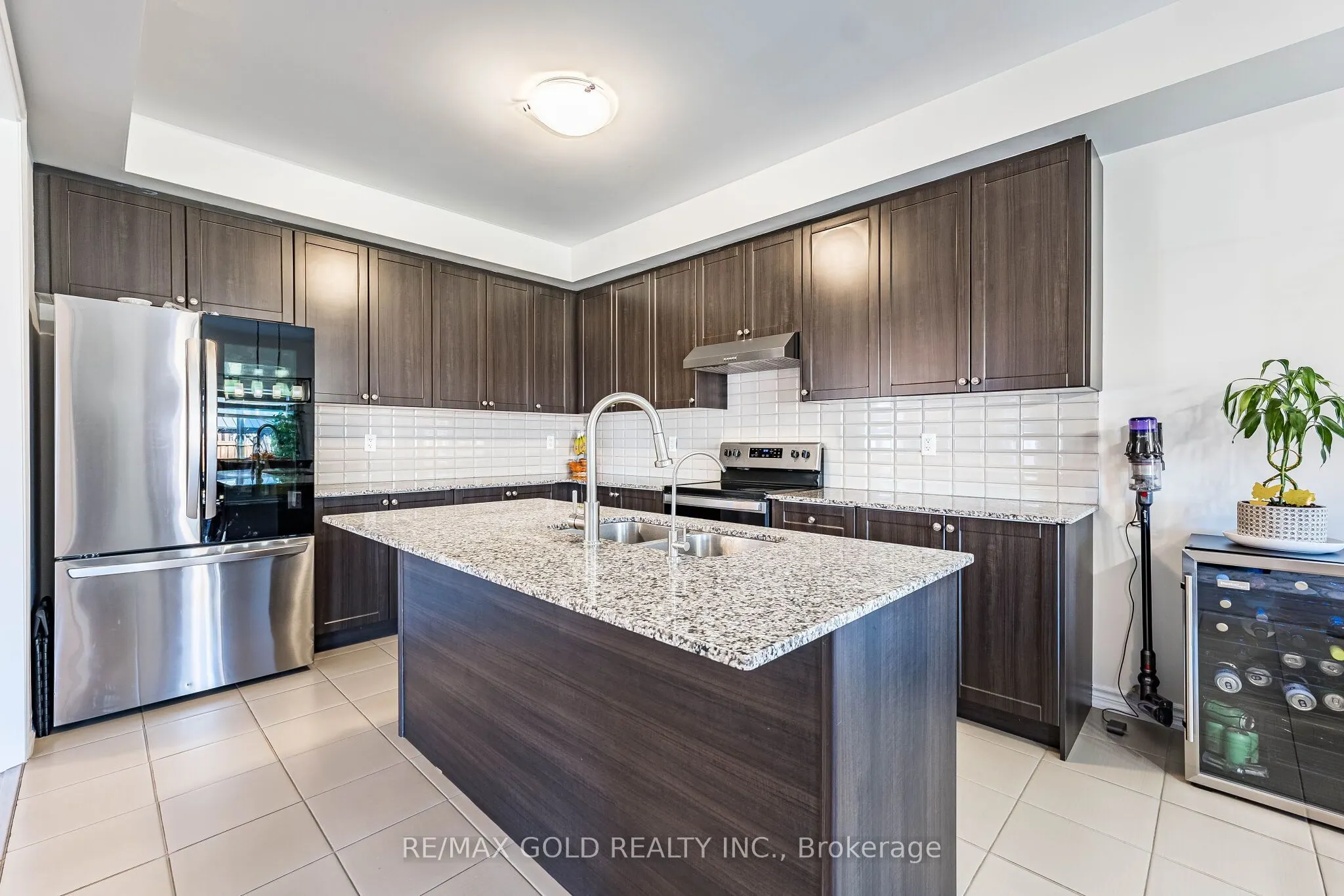 298 Ridley Crescent