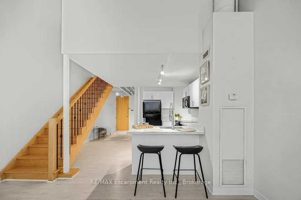 66 Bay Street S #107
