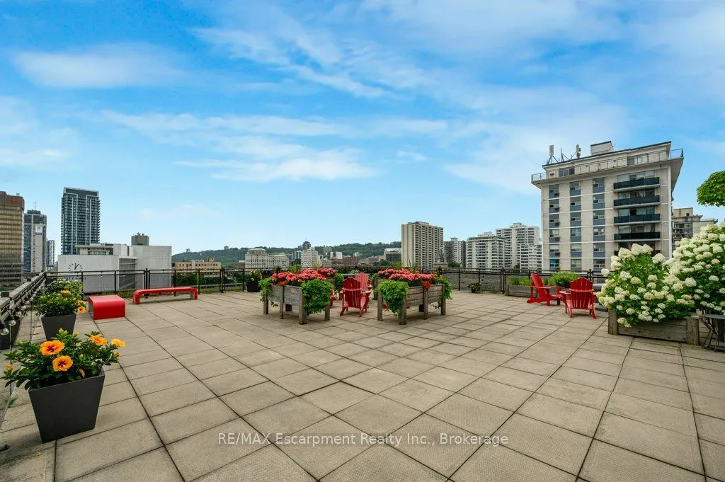 66 Bay Street S #107