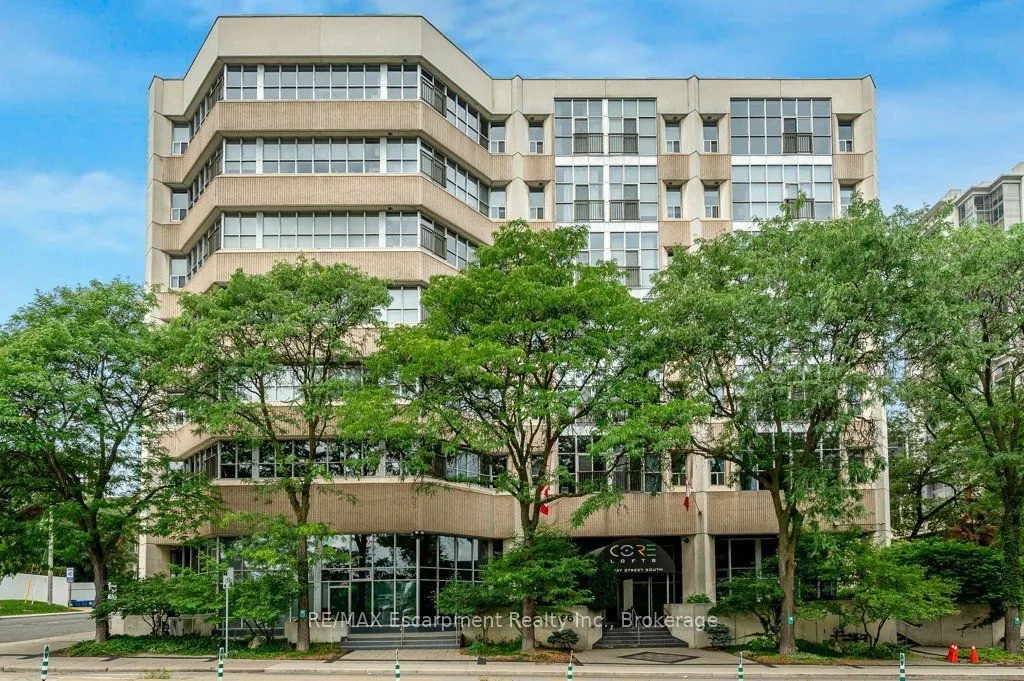 66 Bay Street S #107