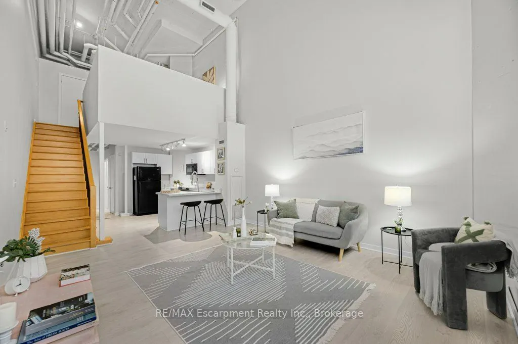 66 Bay Street S #107