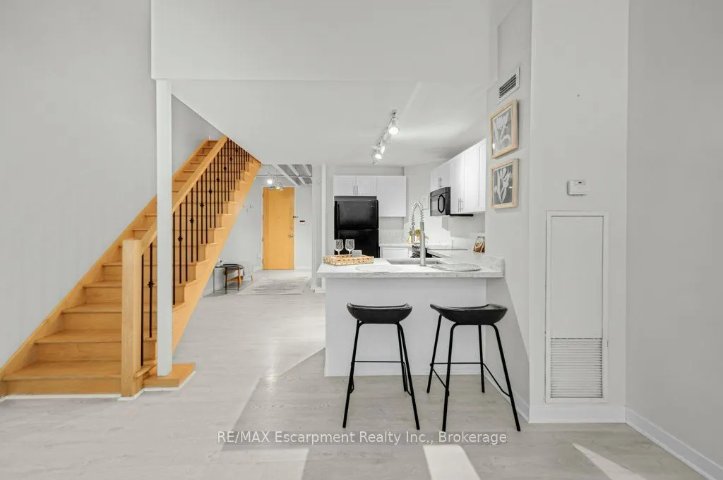 66 Bay Street S #107