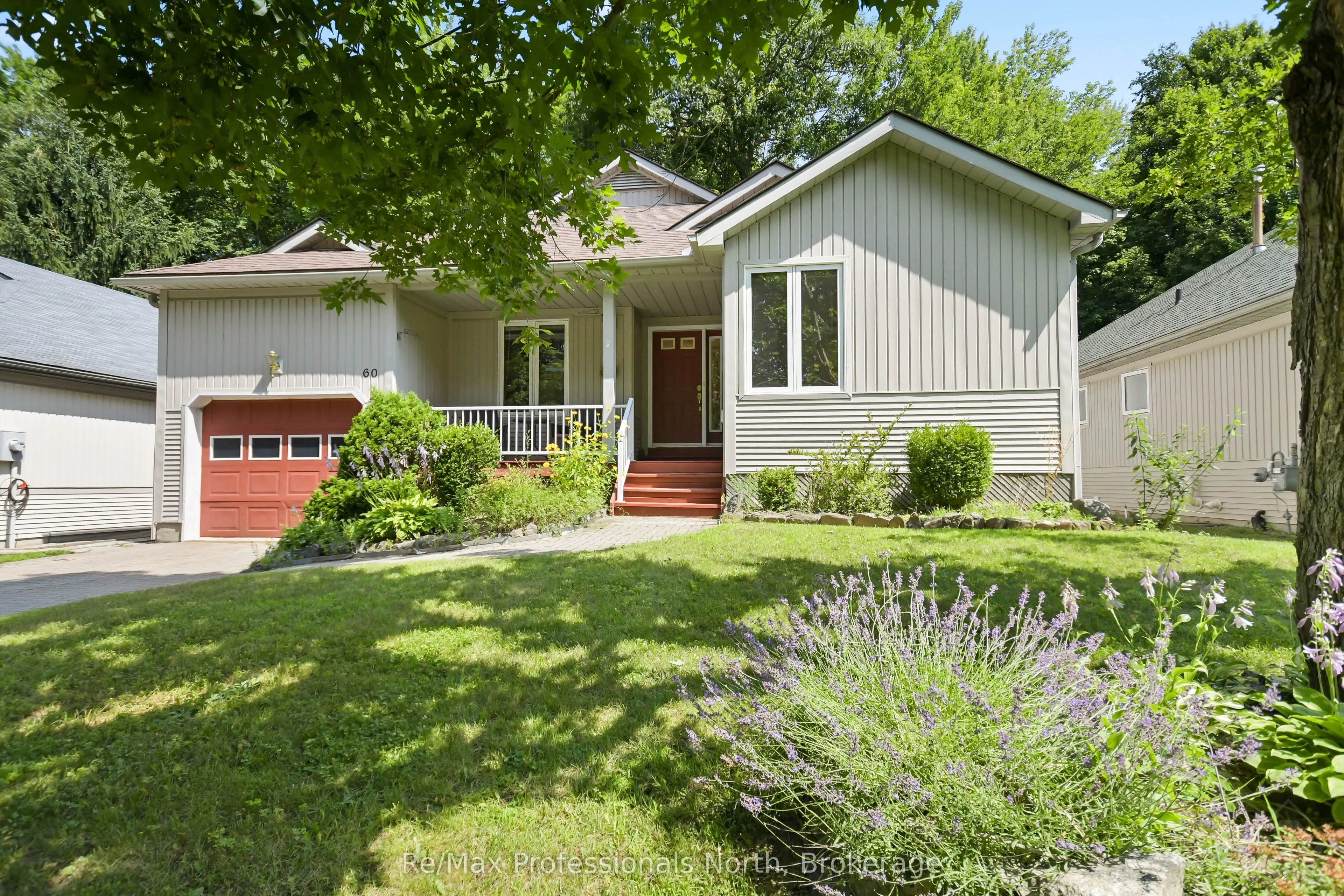 60 Pineridge Gate