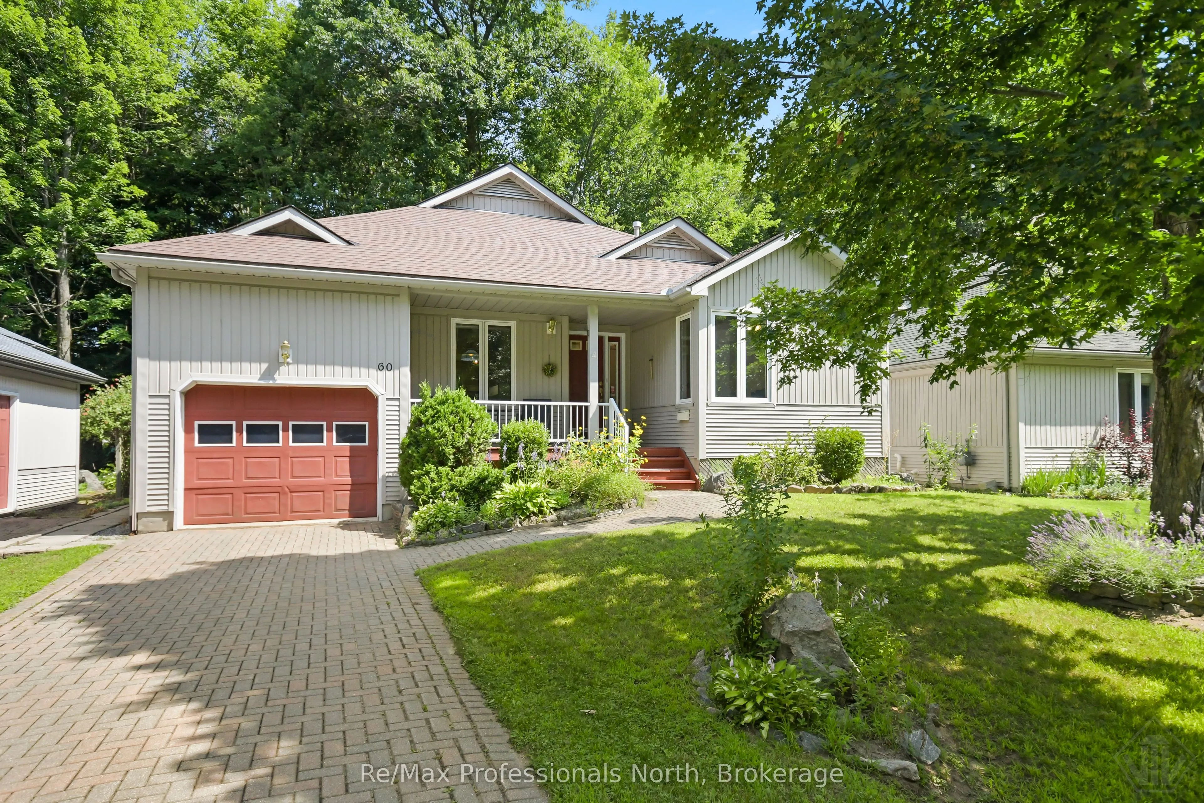 60 Pineridge Gate