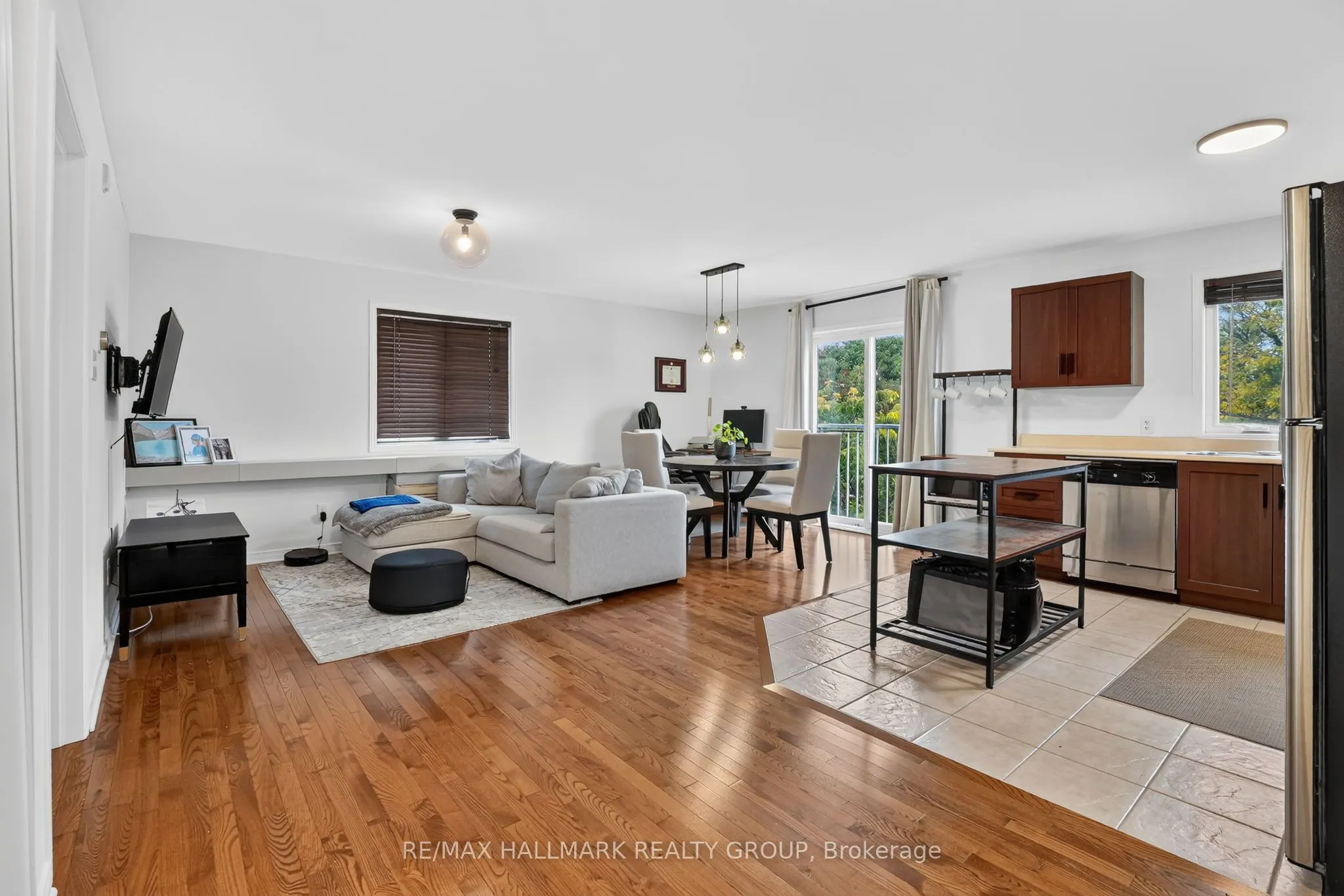646 Cummings Avenue #304