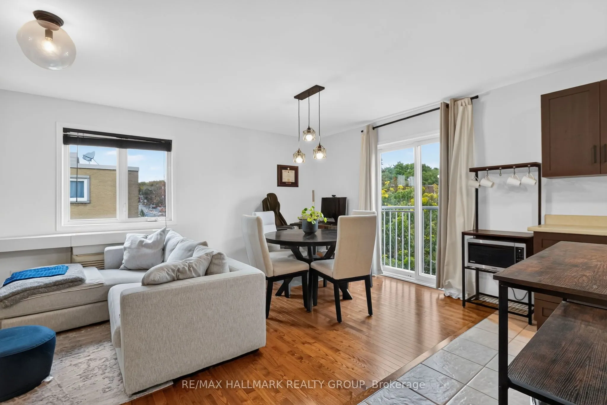646 Cummings Avenue #304