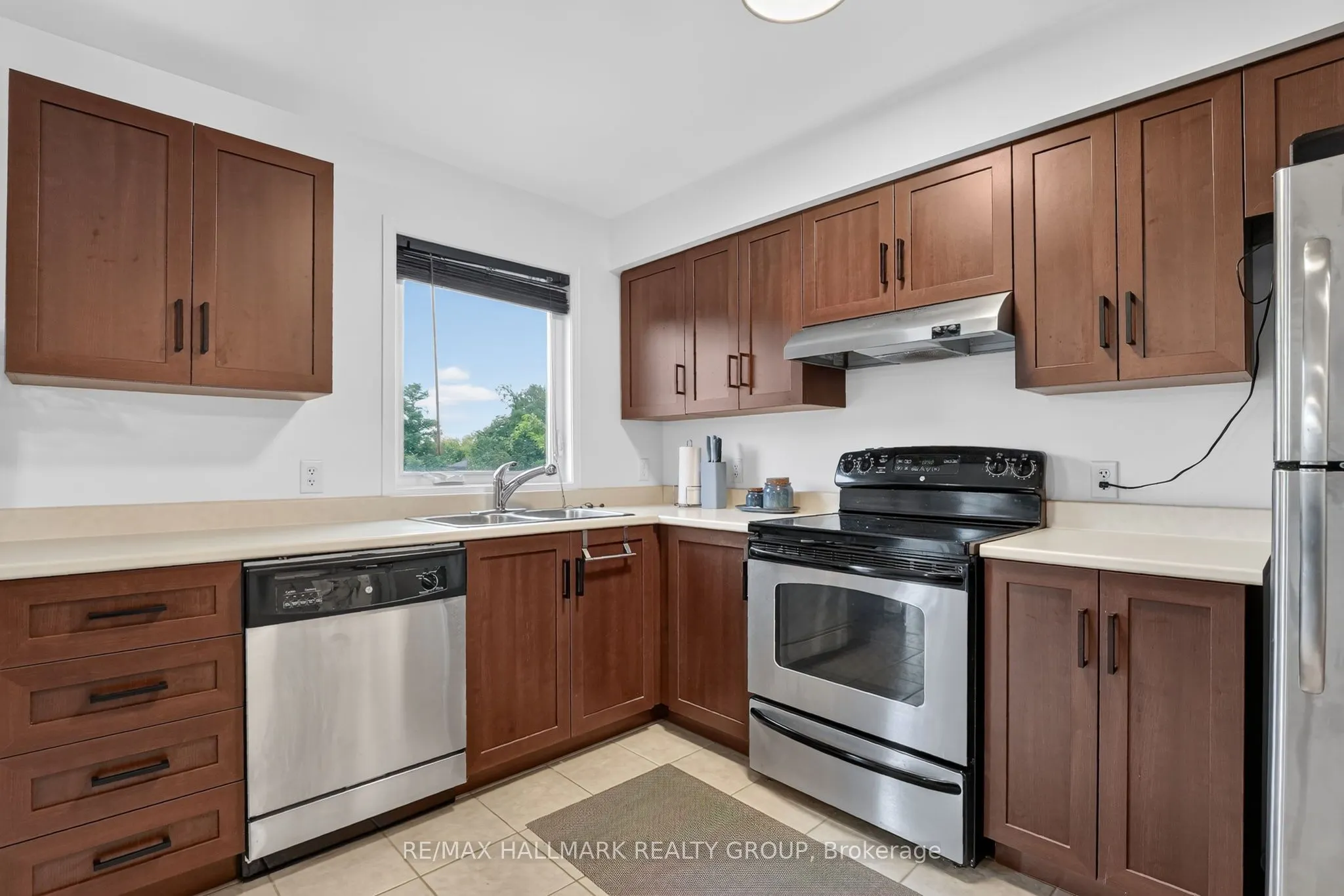 646 Cummings Avenue #304