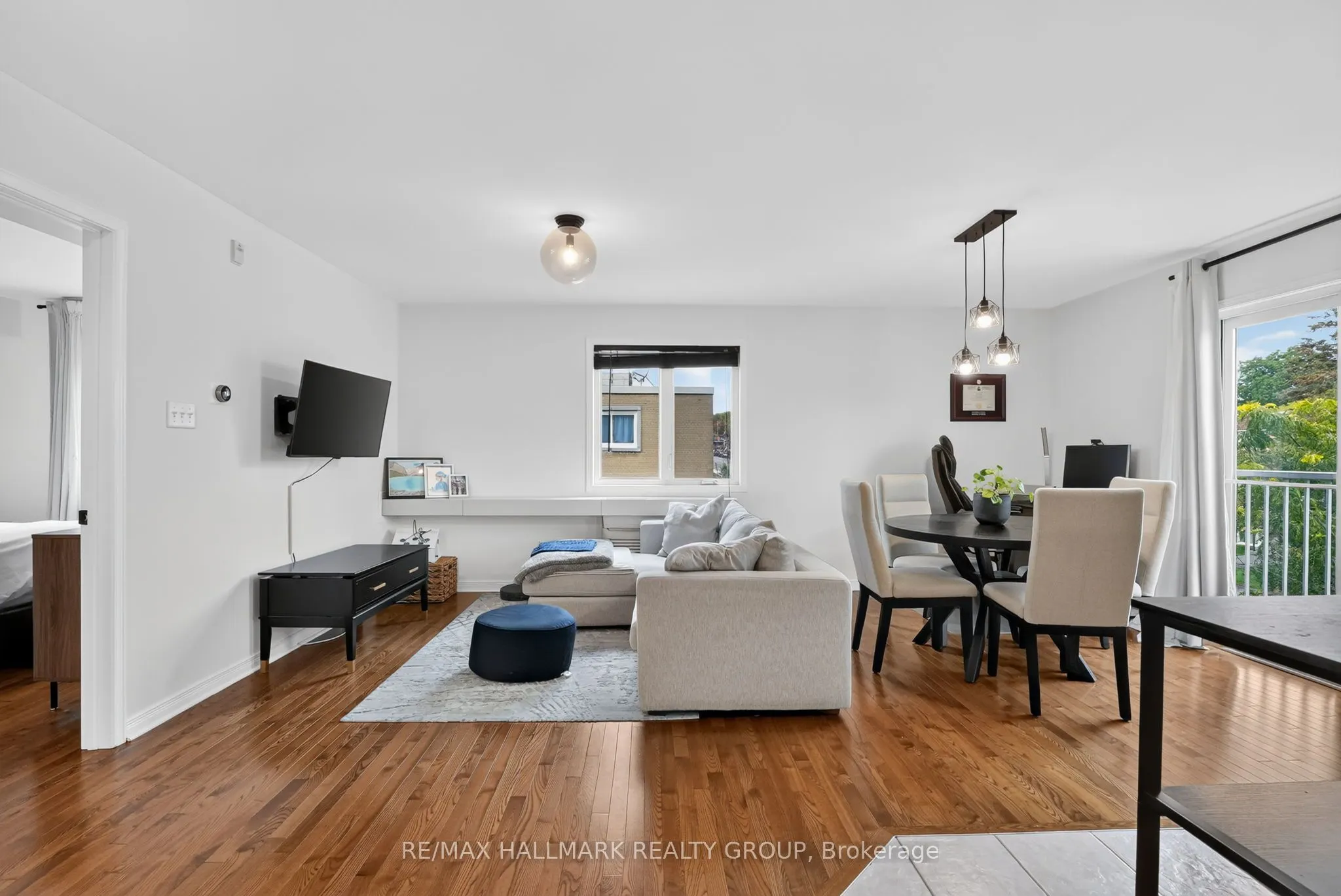 646 Cummings Avenue #304