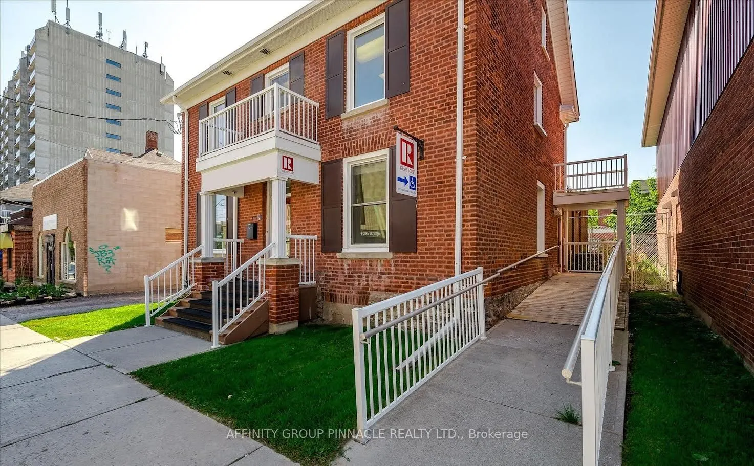 273 Charlotte Street #UPPER