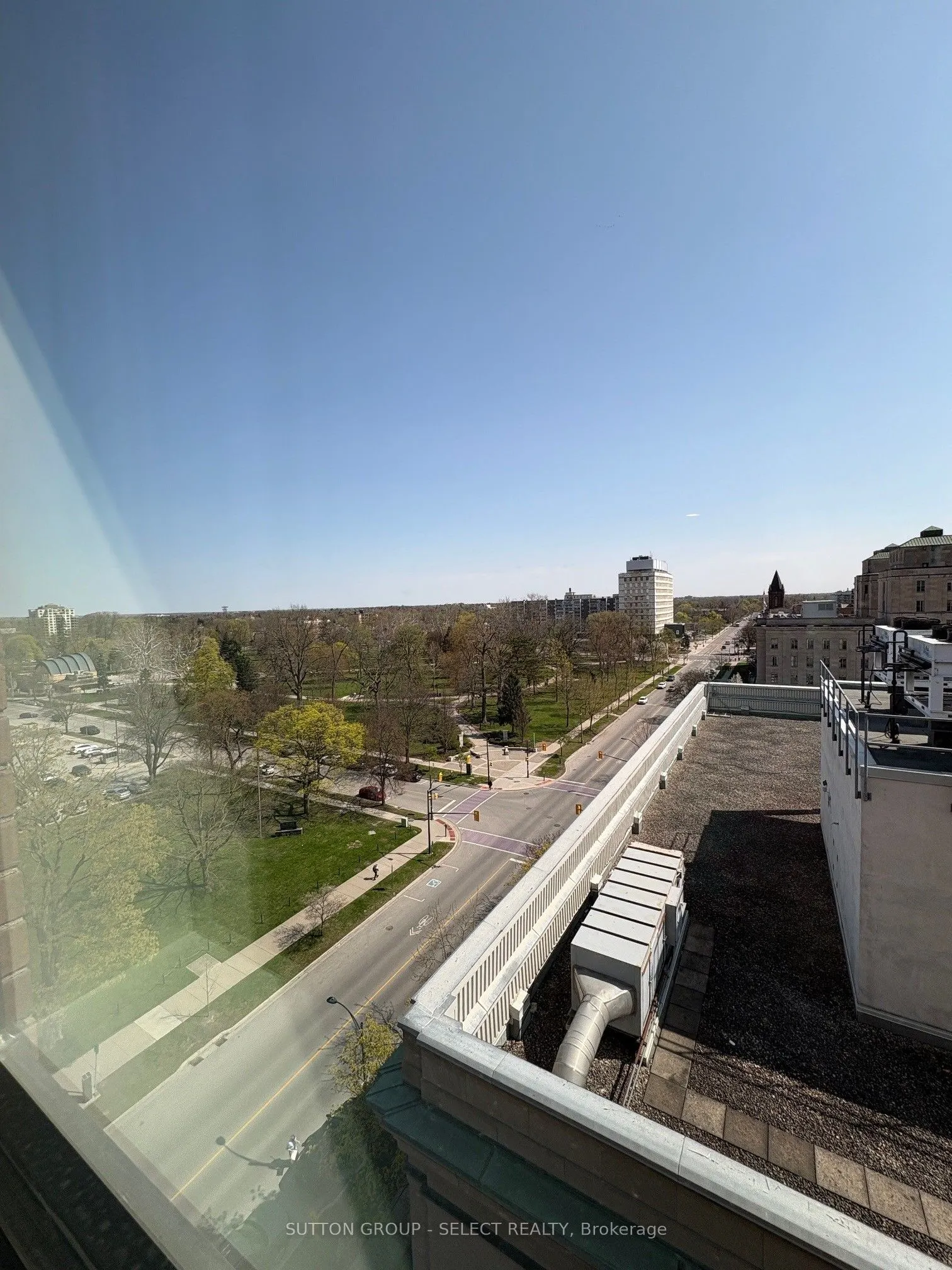 195 Dufferin Avenue #713
