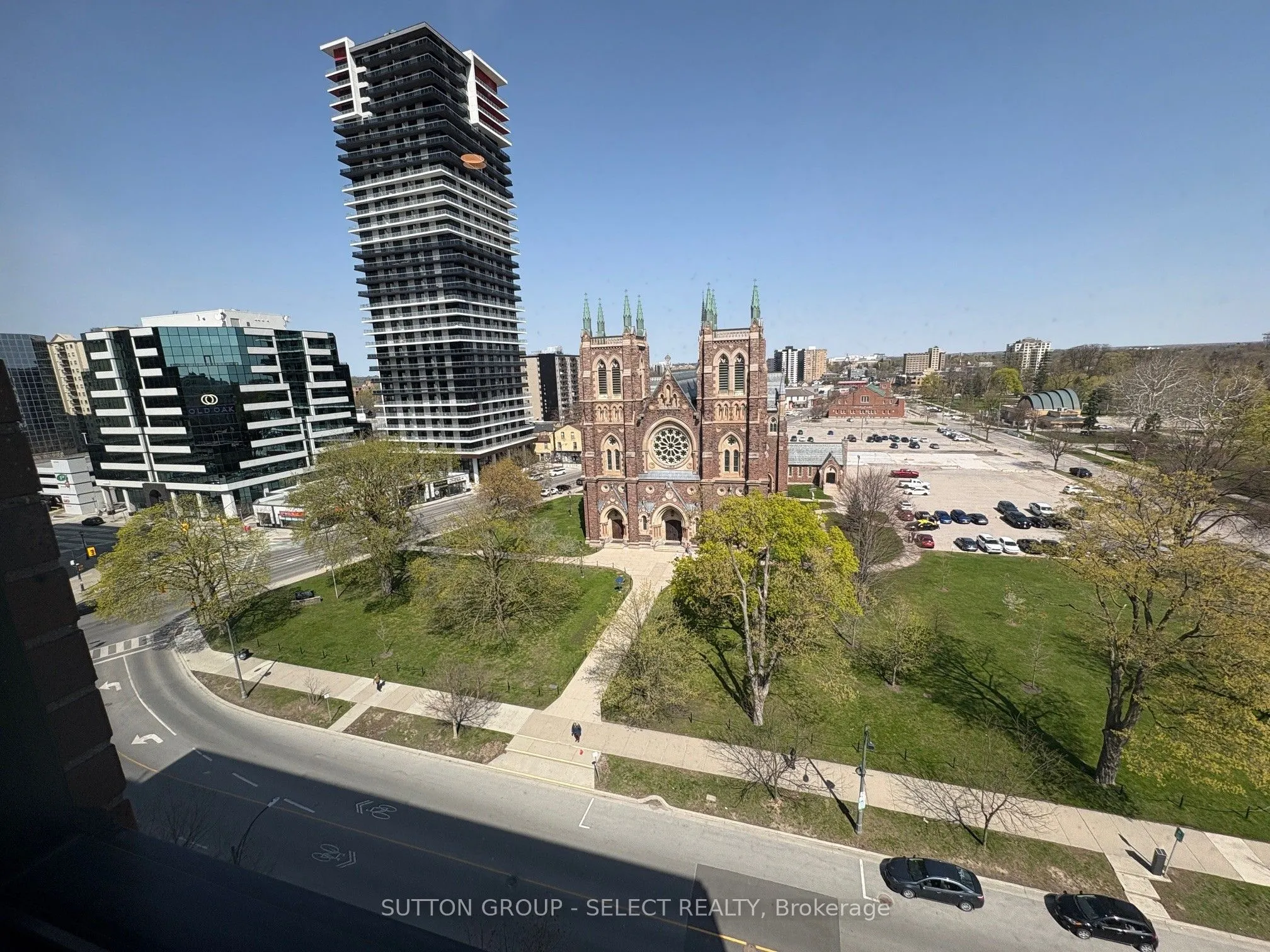 195 Dufferin Avenue #713