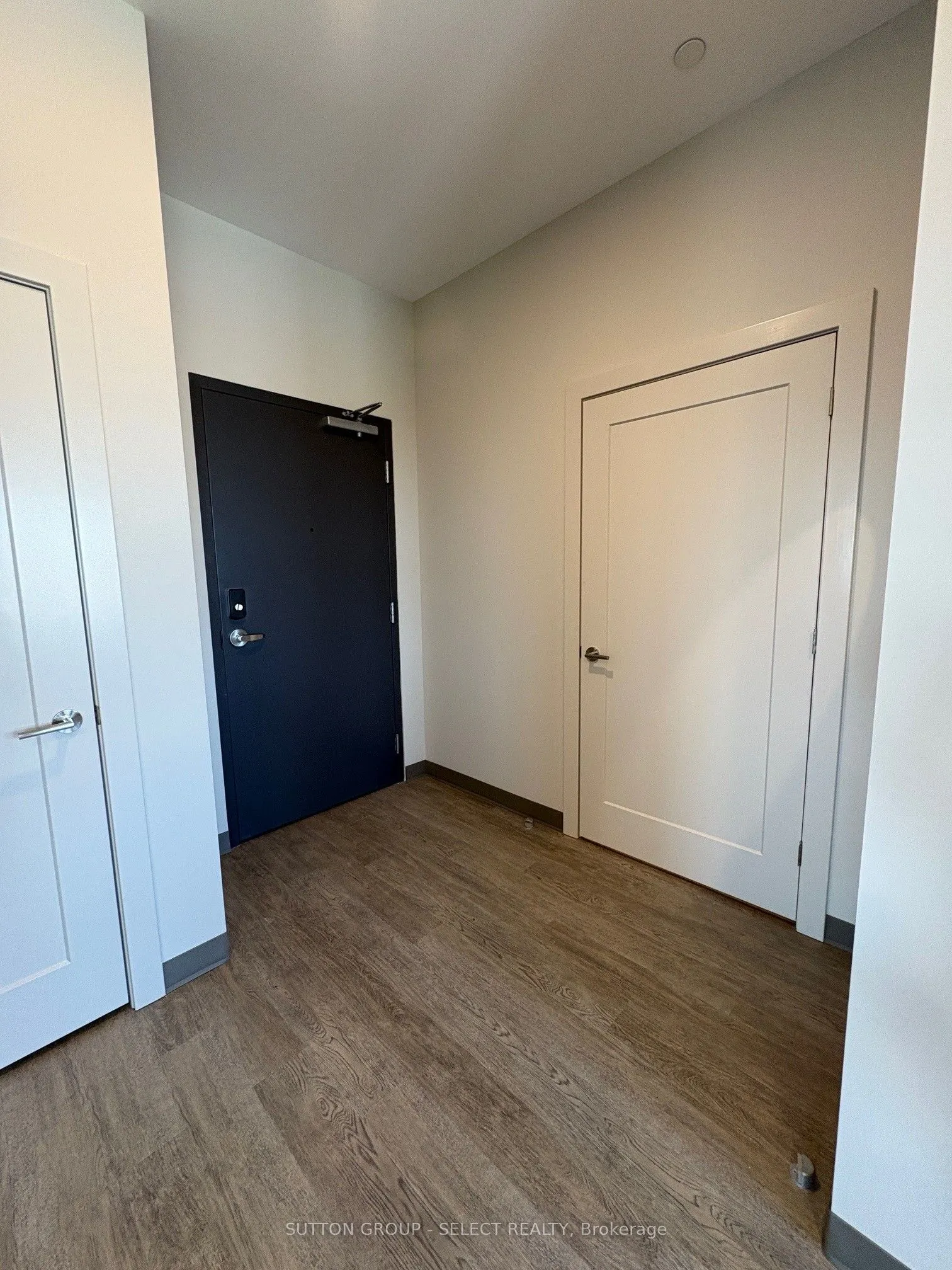 195 Dufferin Avenue #713
