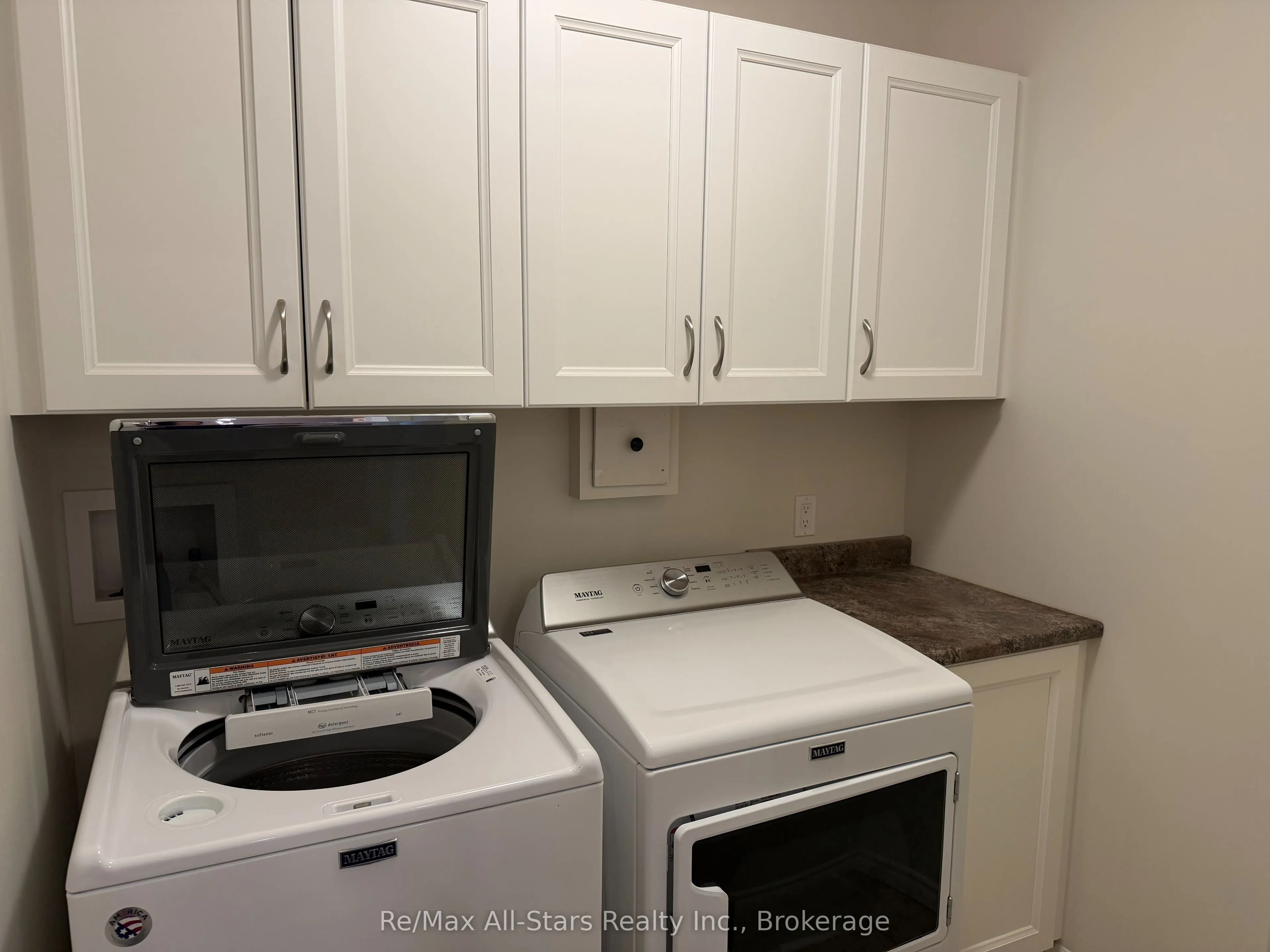 58 Glenelg Street #404