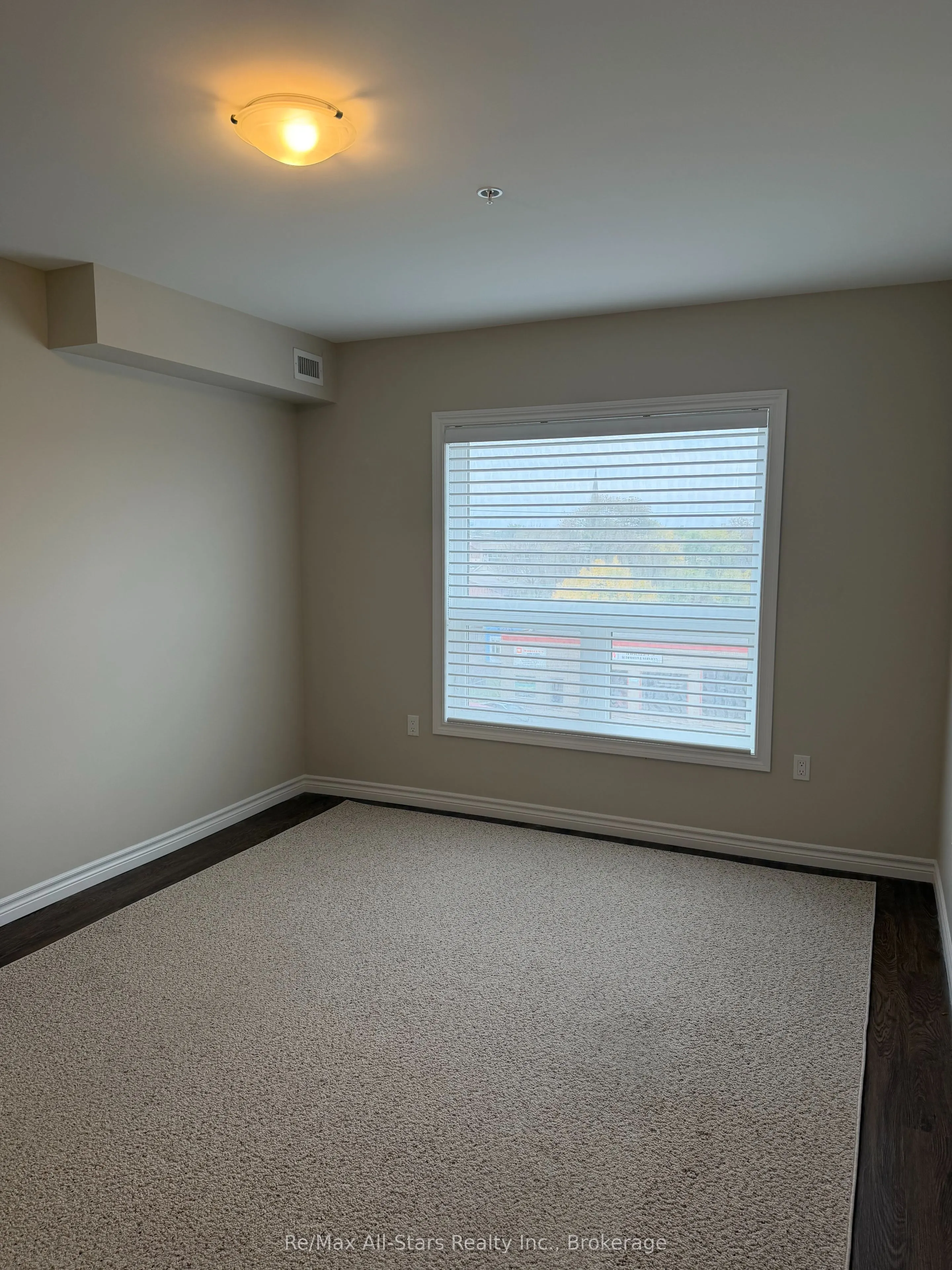 58 Glenelg Street #404