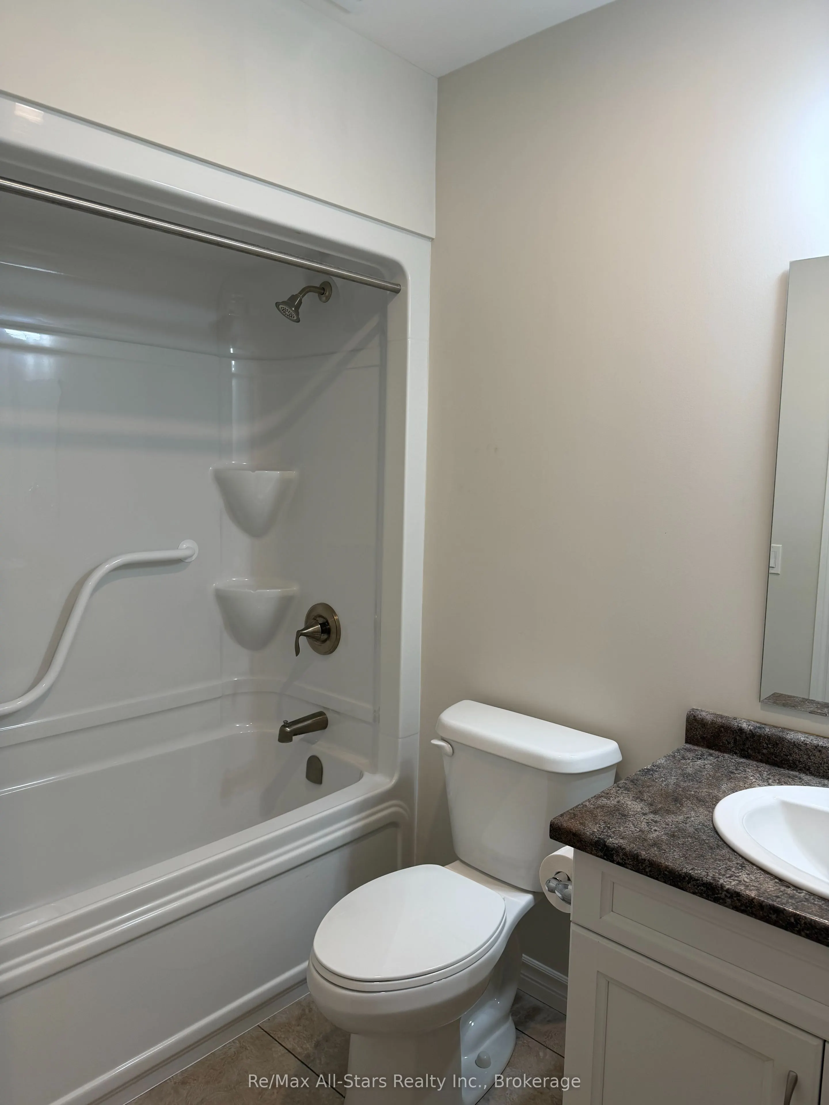 58 Glenelg Street #404