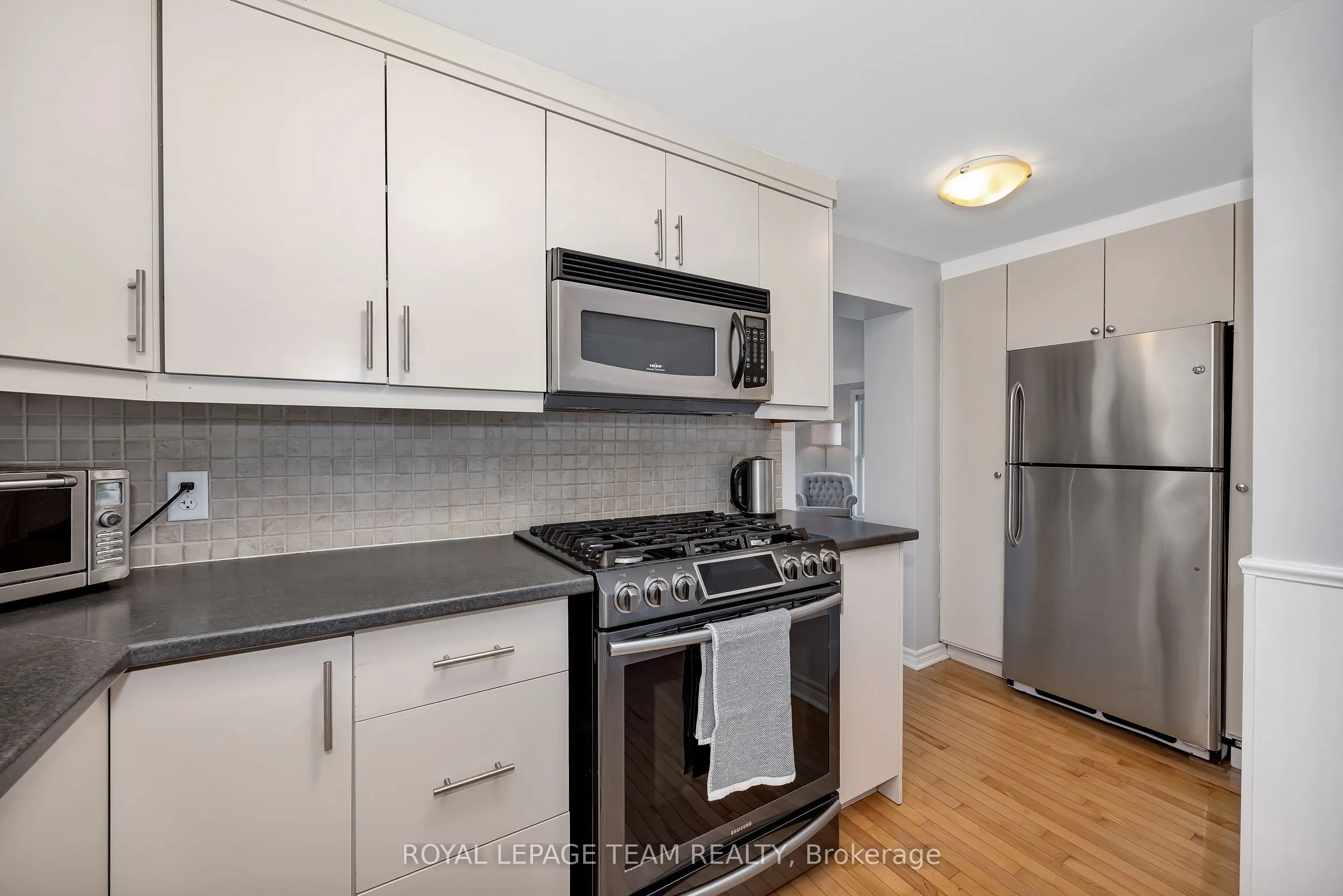 410 Clothier Street W