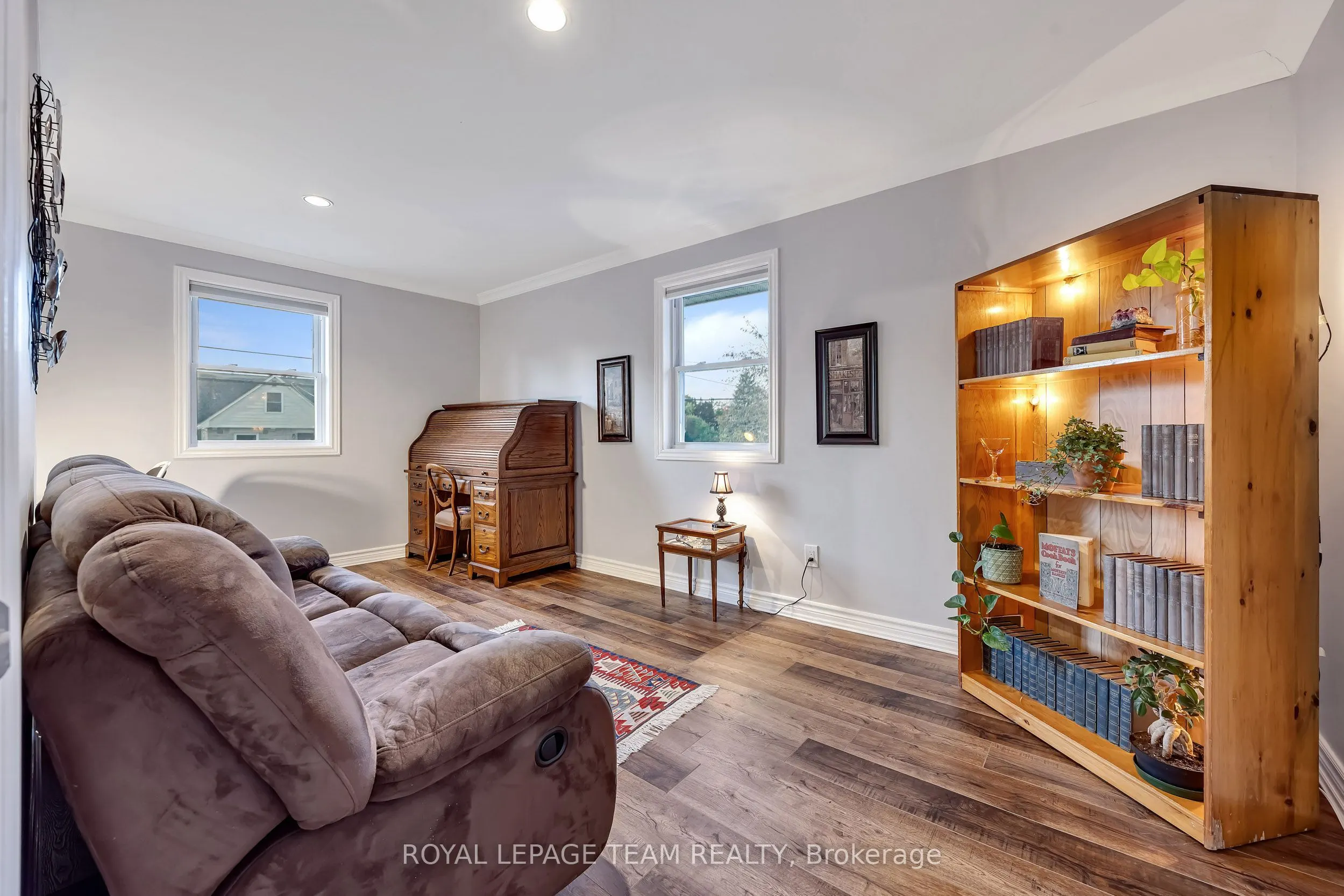 410 Clothier Street W