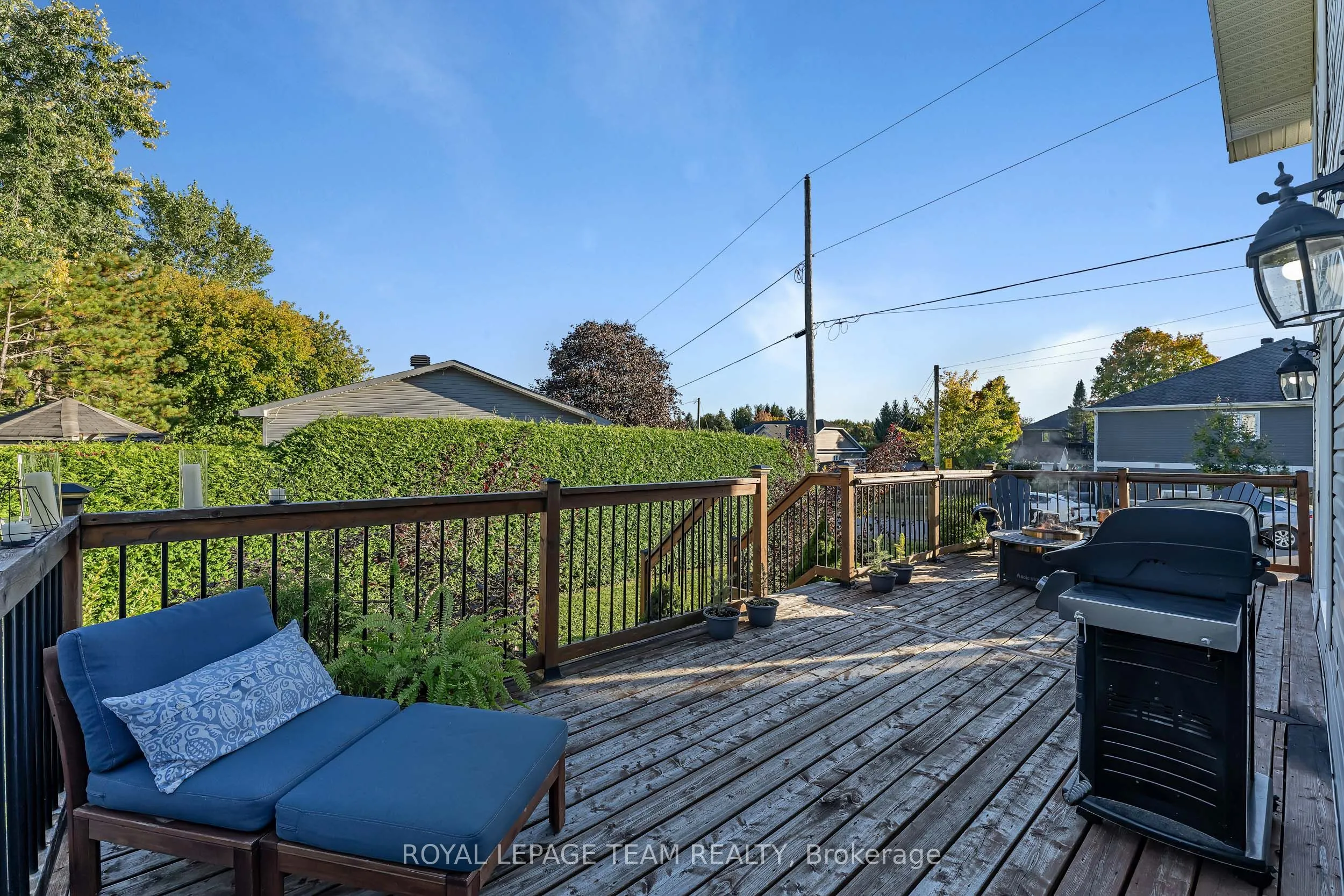 410 Clothier Street W