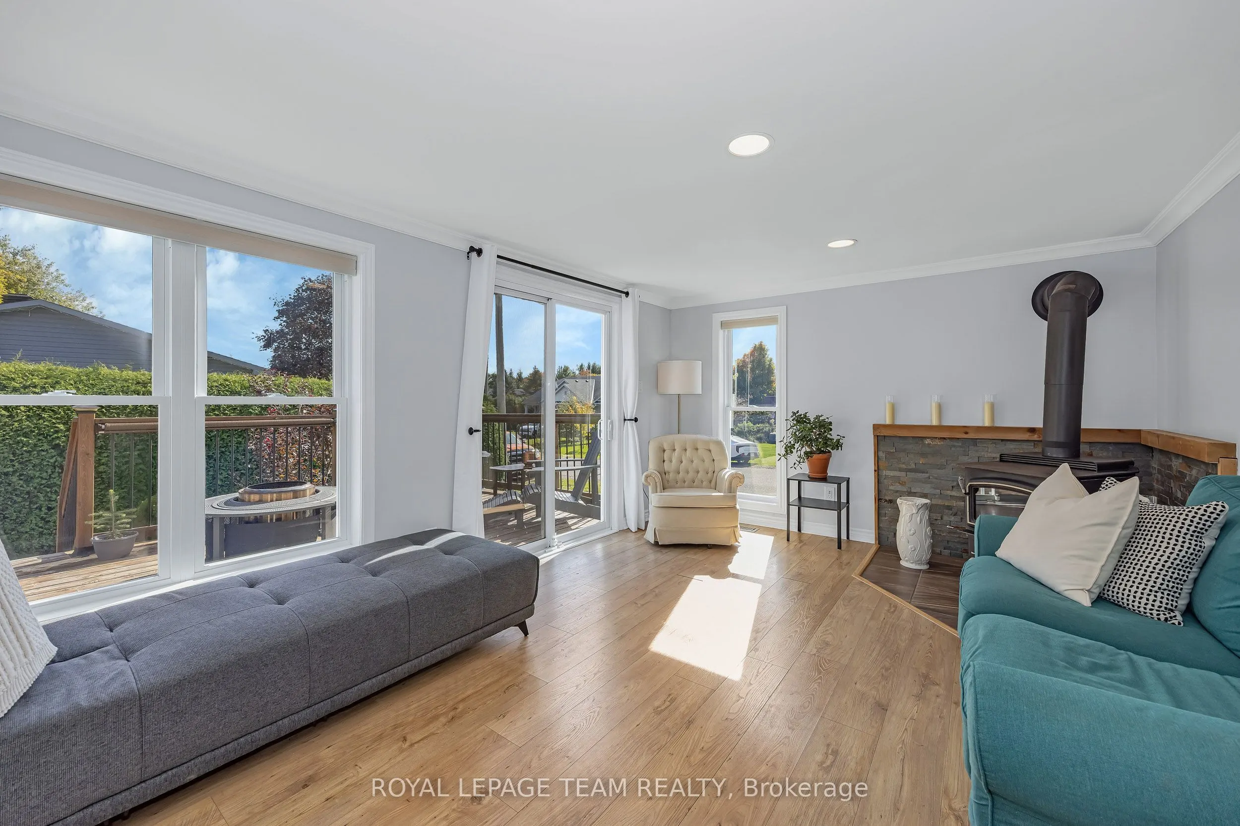 410 Clothier Street W