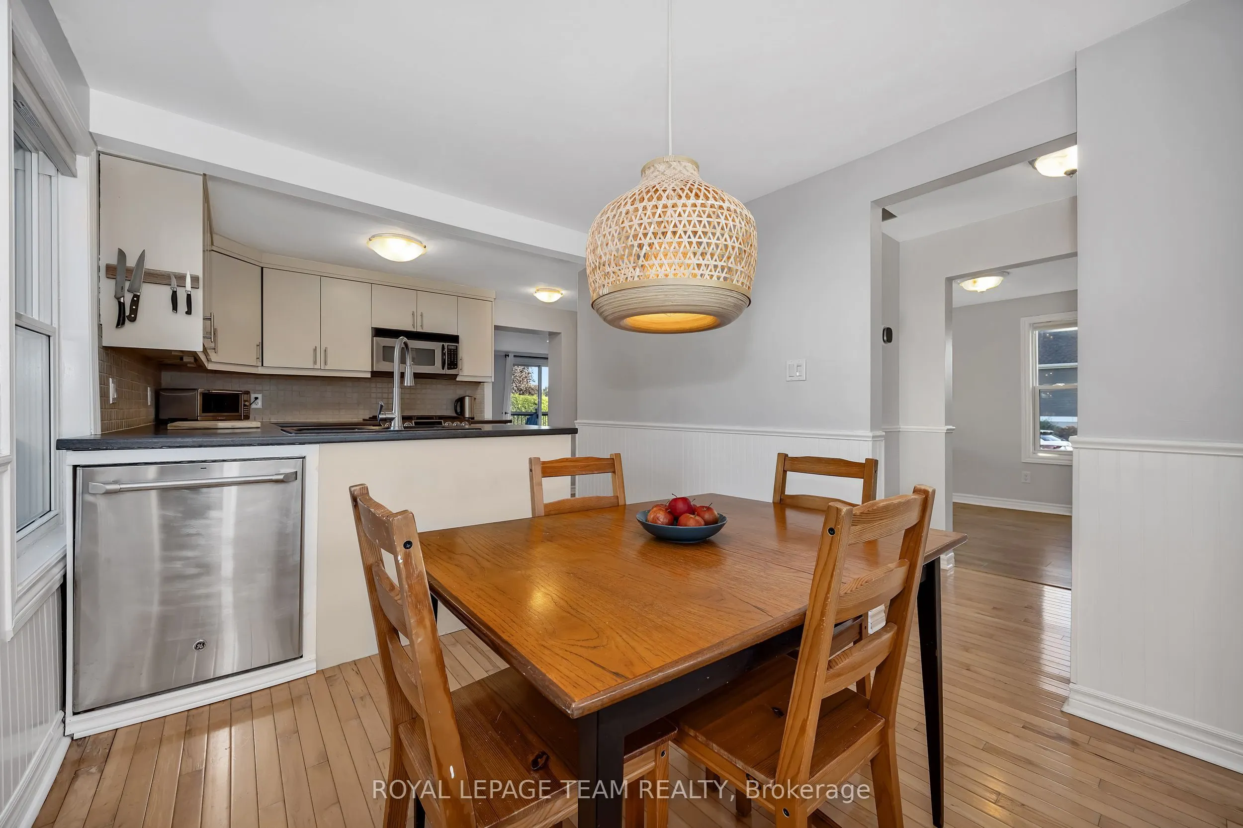 410 Clothier Street W