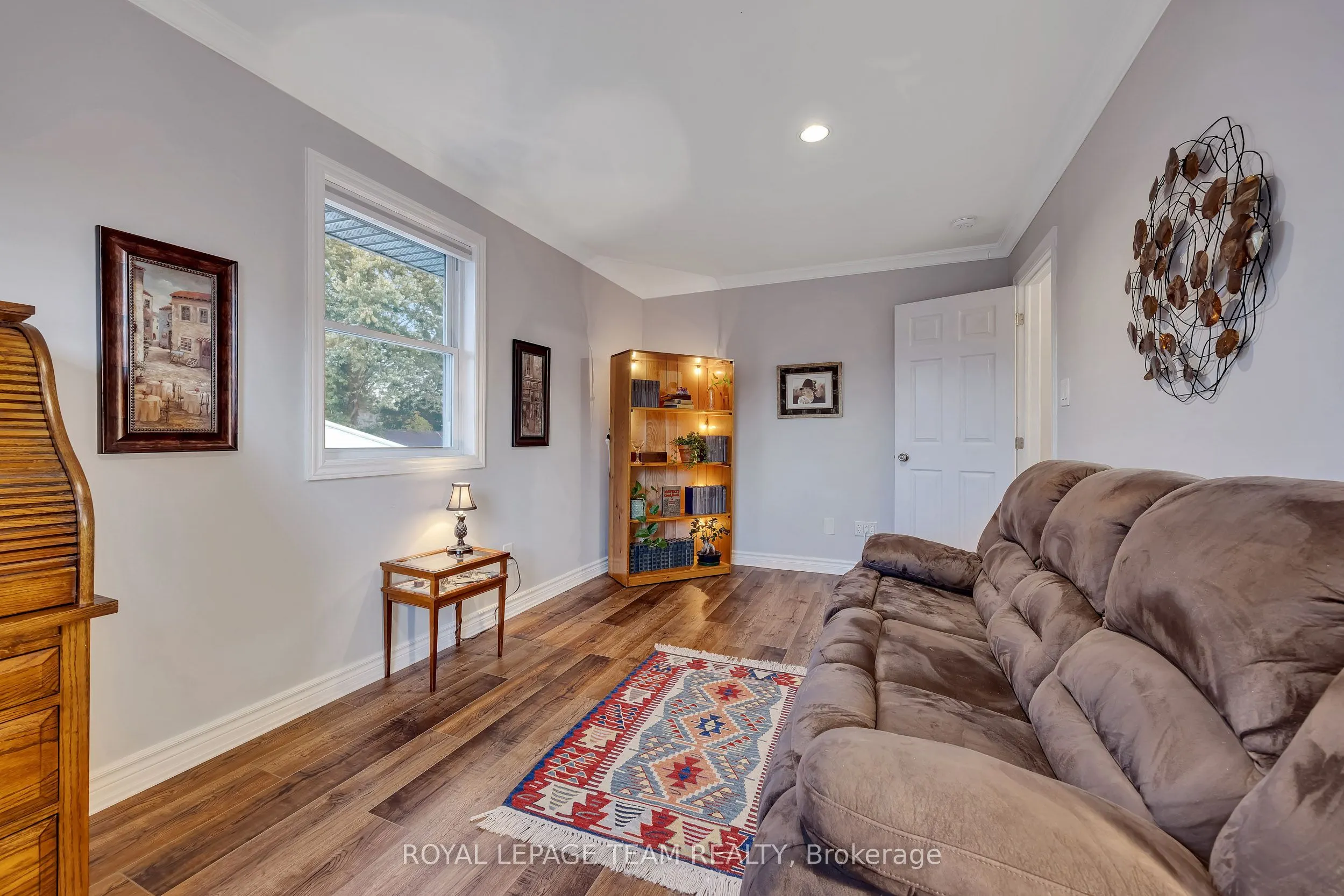 410 Clothier Street W