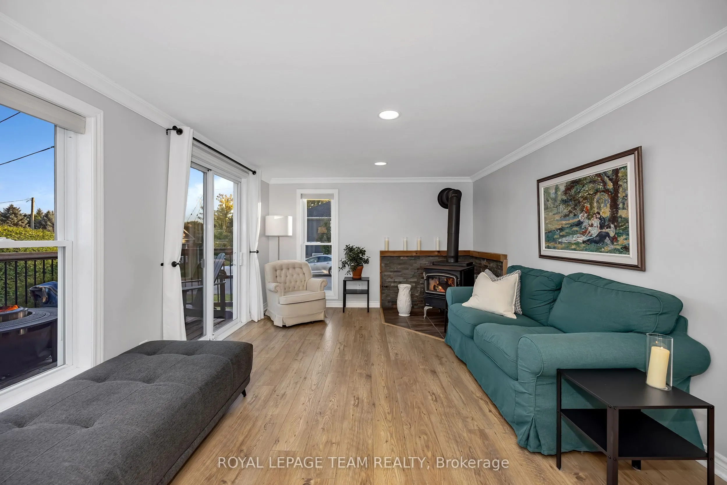 410 Clothier Street W