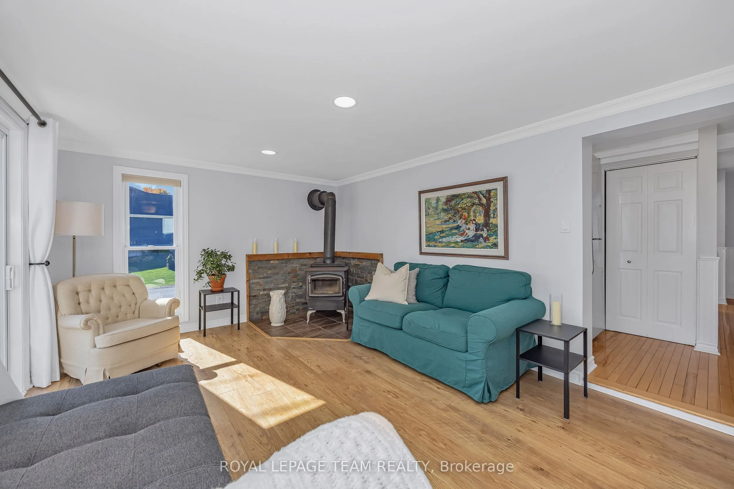 410 Clothier Street W