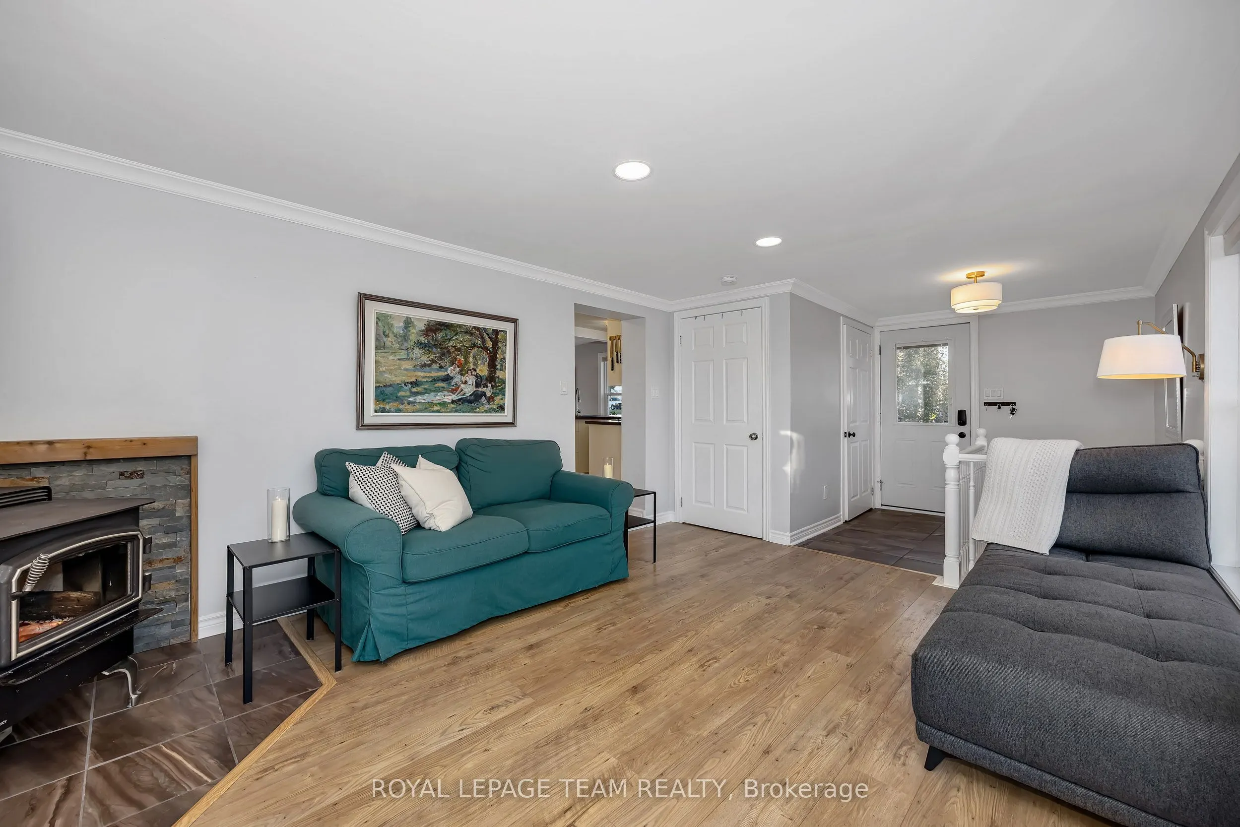 410 Clothier Street W