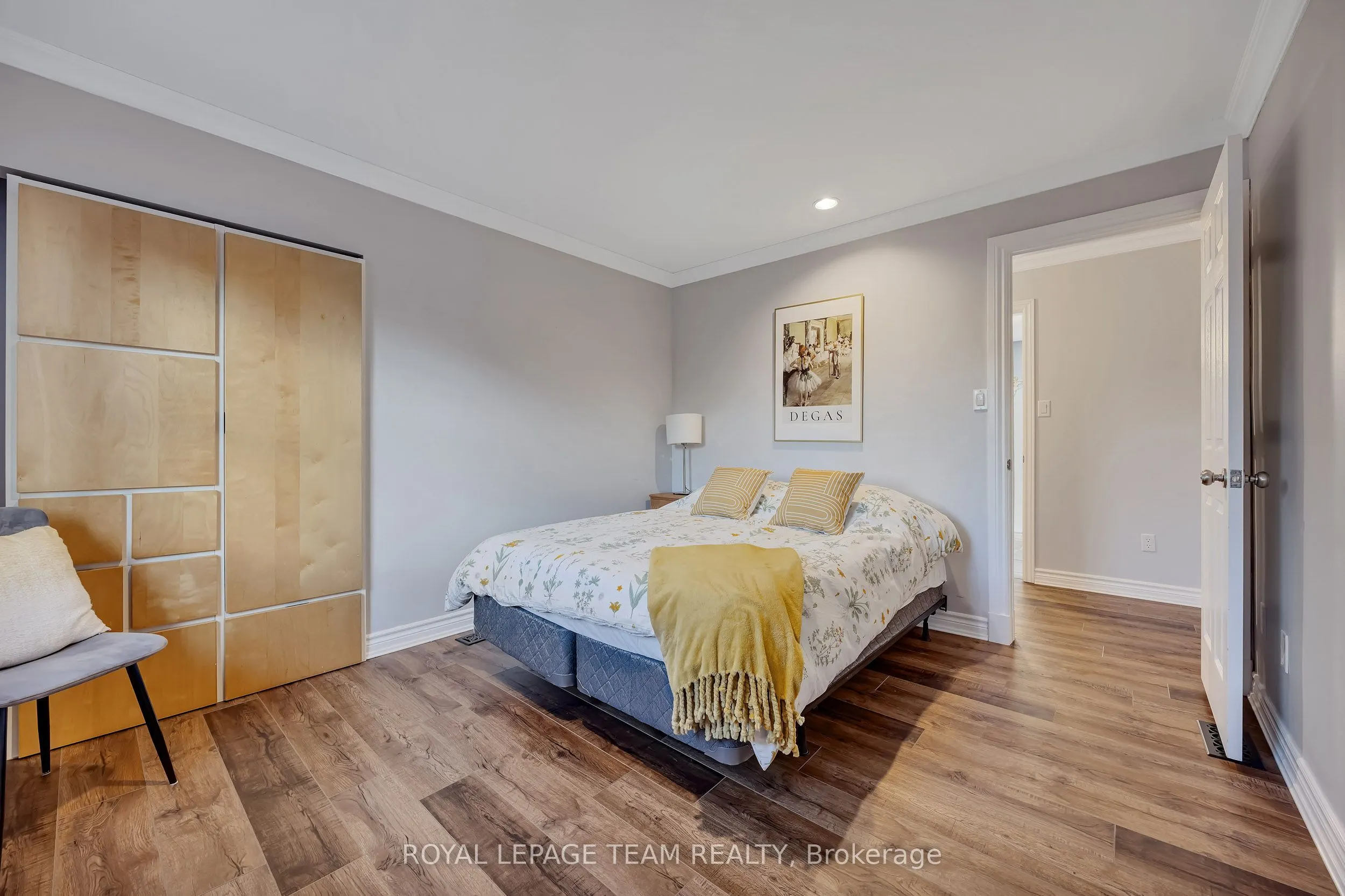 410 Clothier Street W