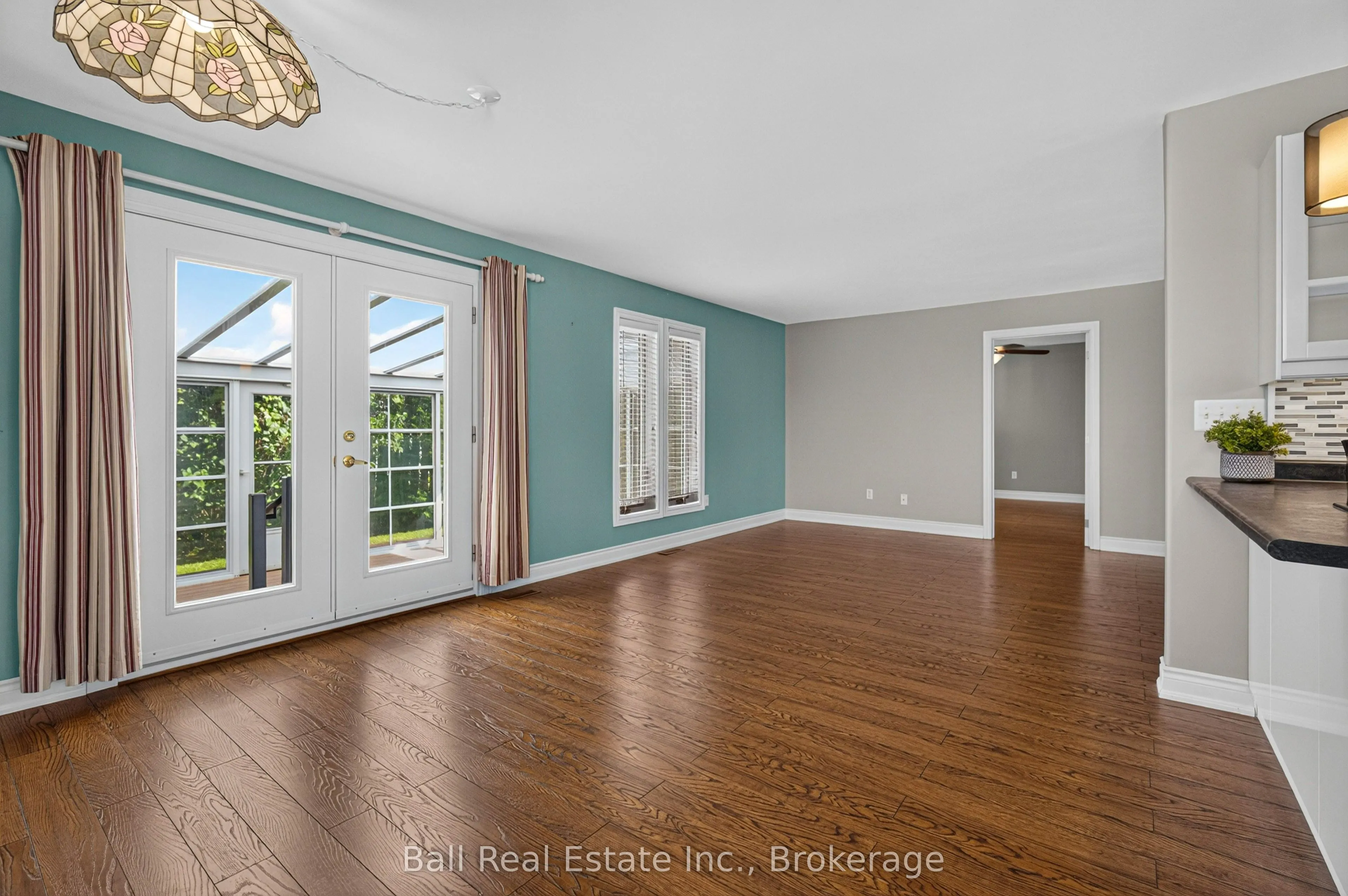 3 Elm Court
