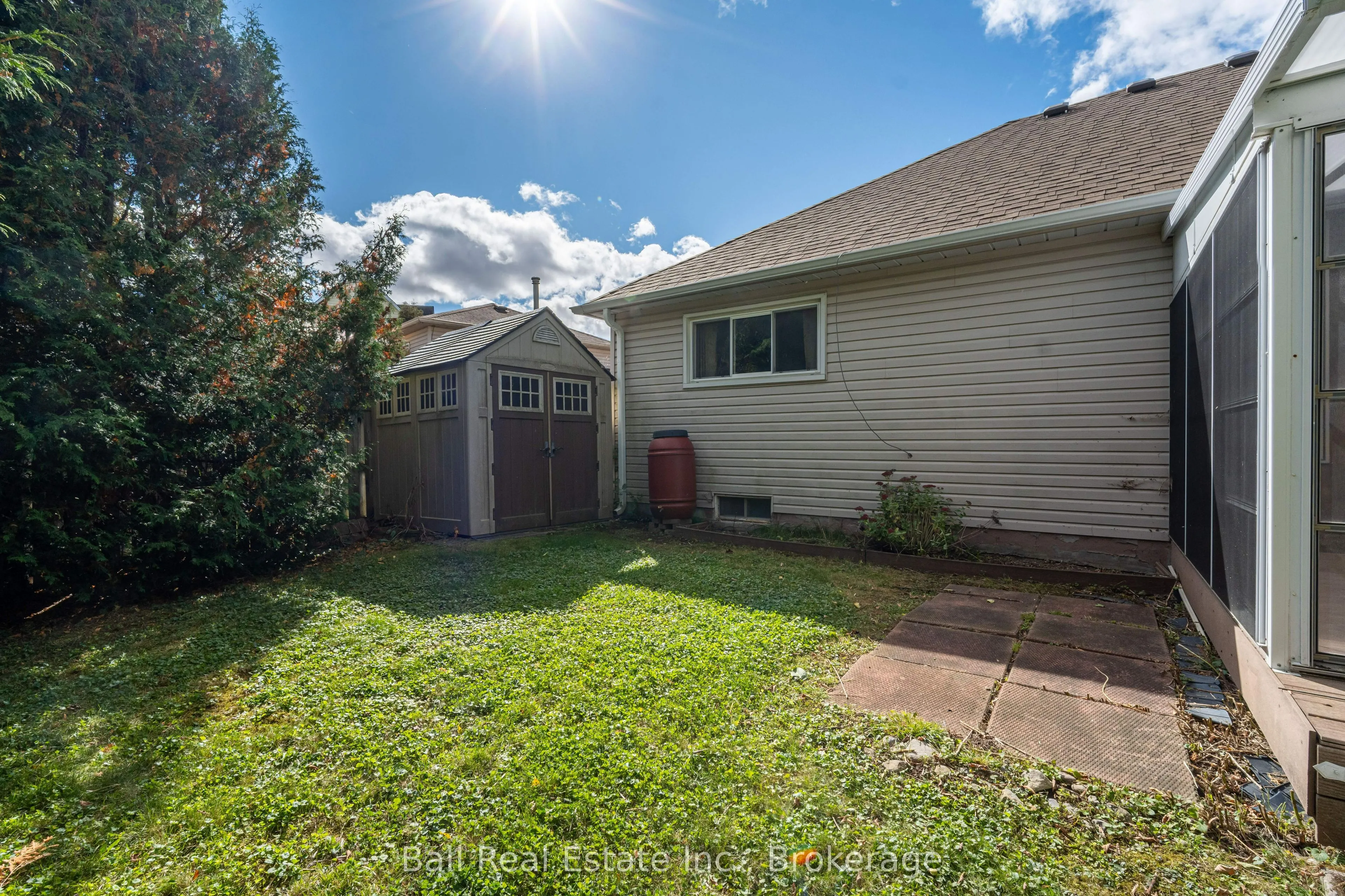 3 Elm Court