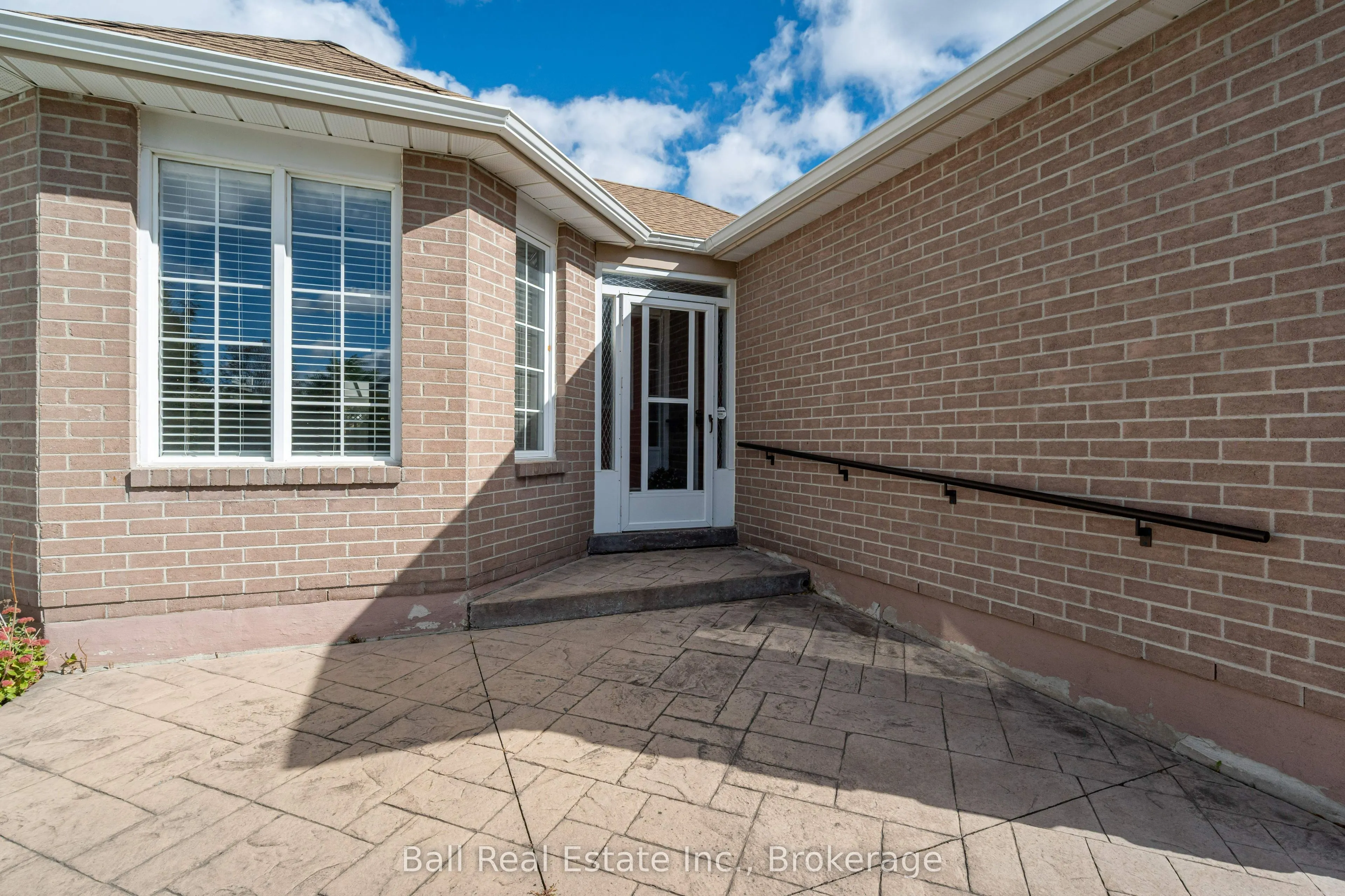 3 Elm Court