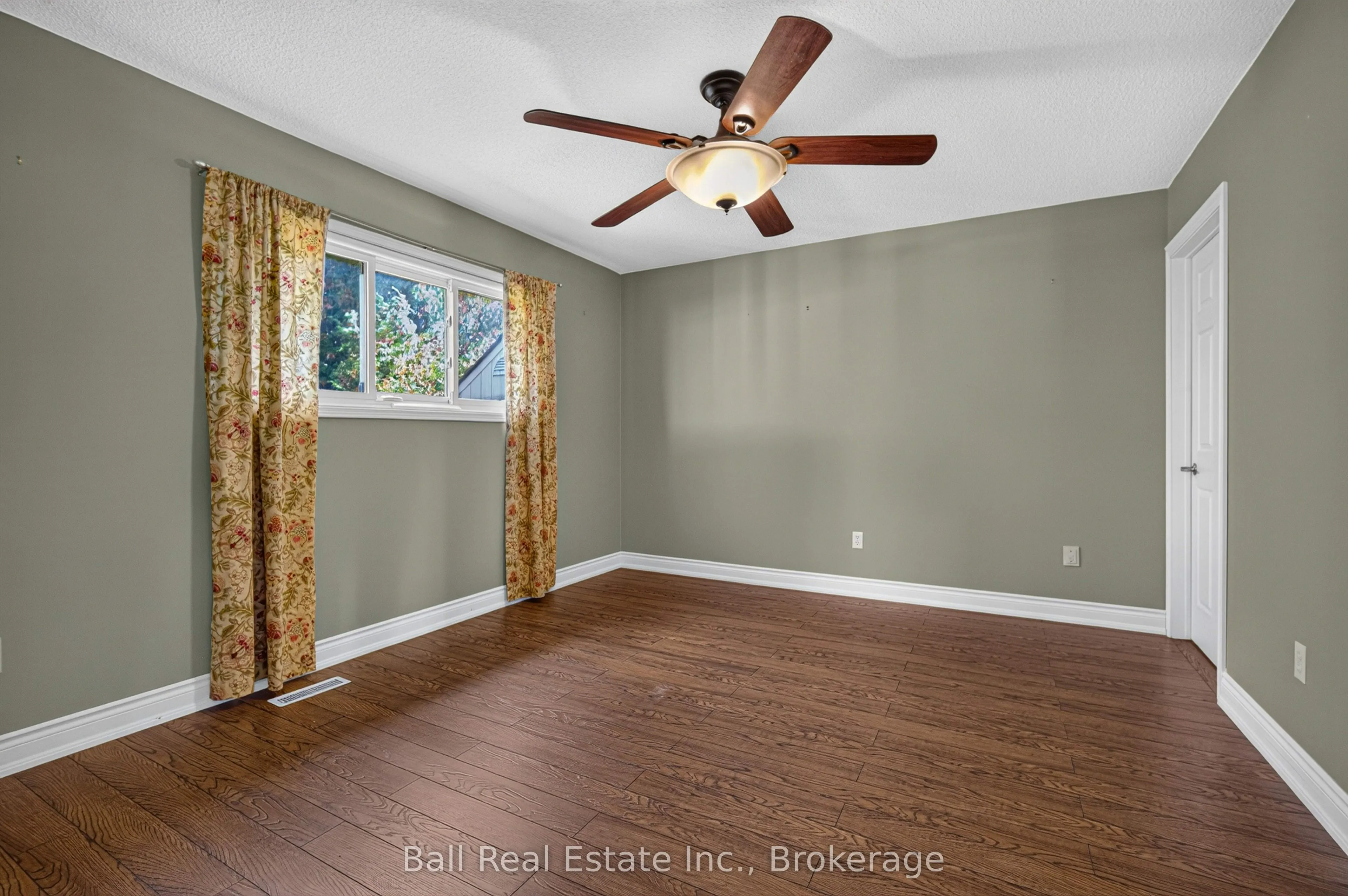 3 Elm Court