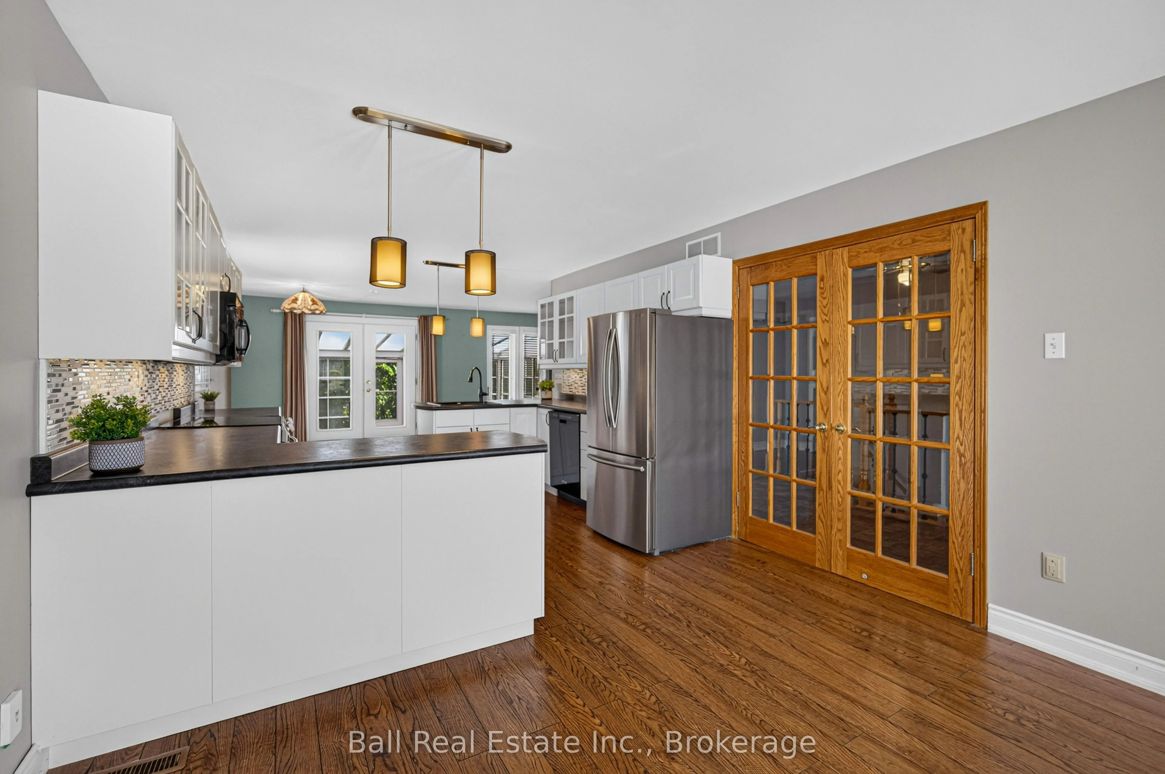 3 Elm Court