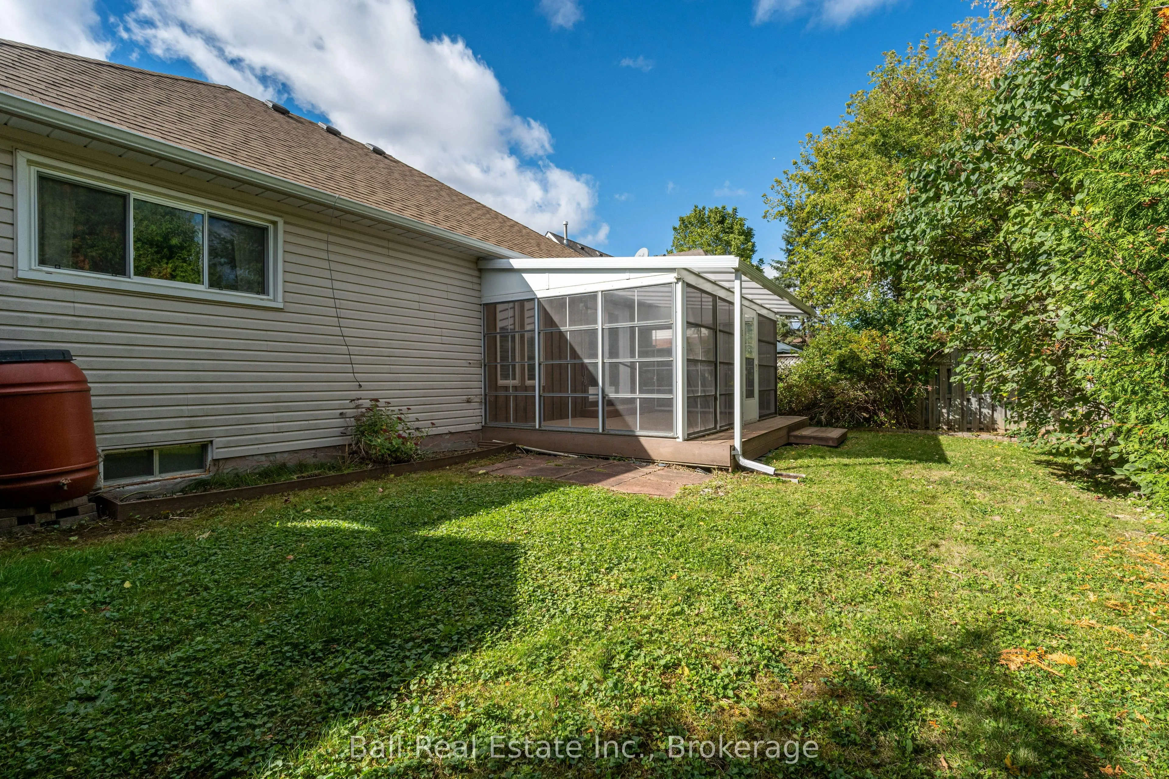 3 Elm Court