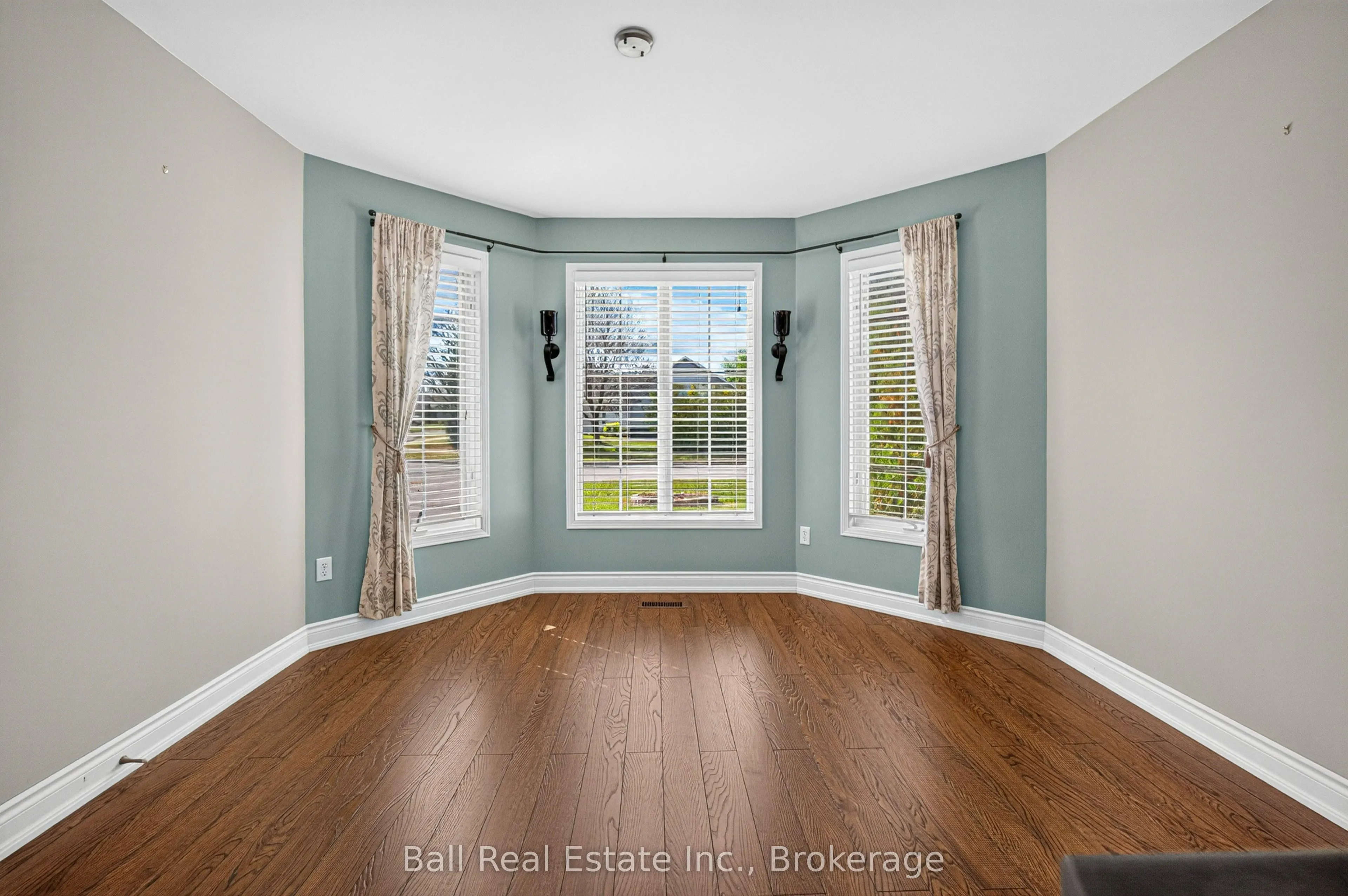 3 Elm Court