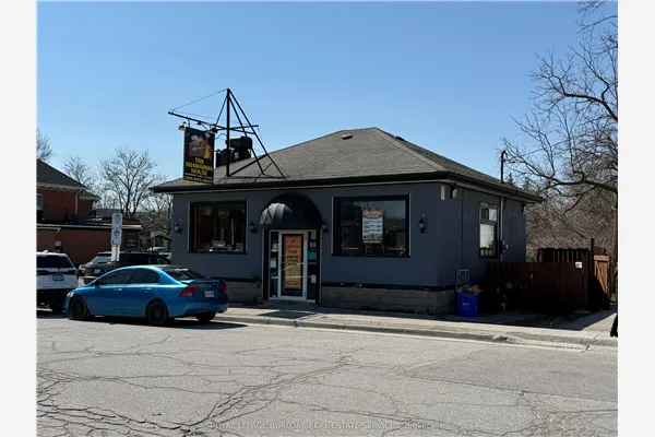 9 Main Street N