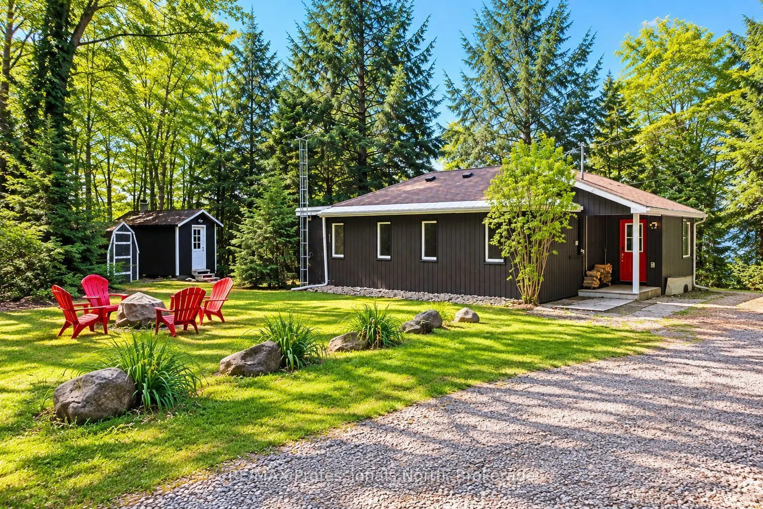 1813 Kashagawigamog Lake Road