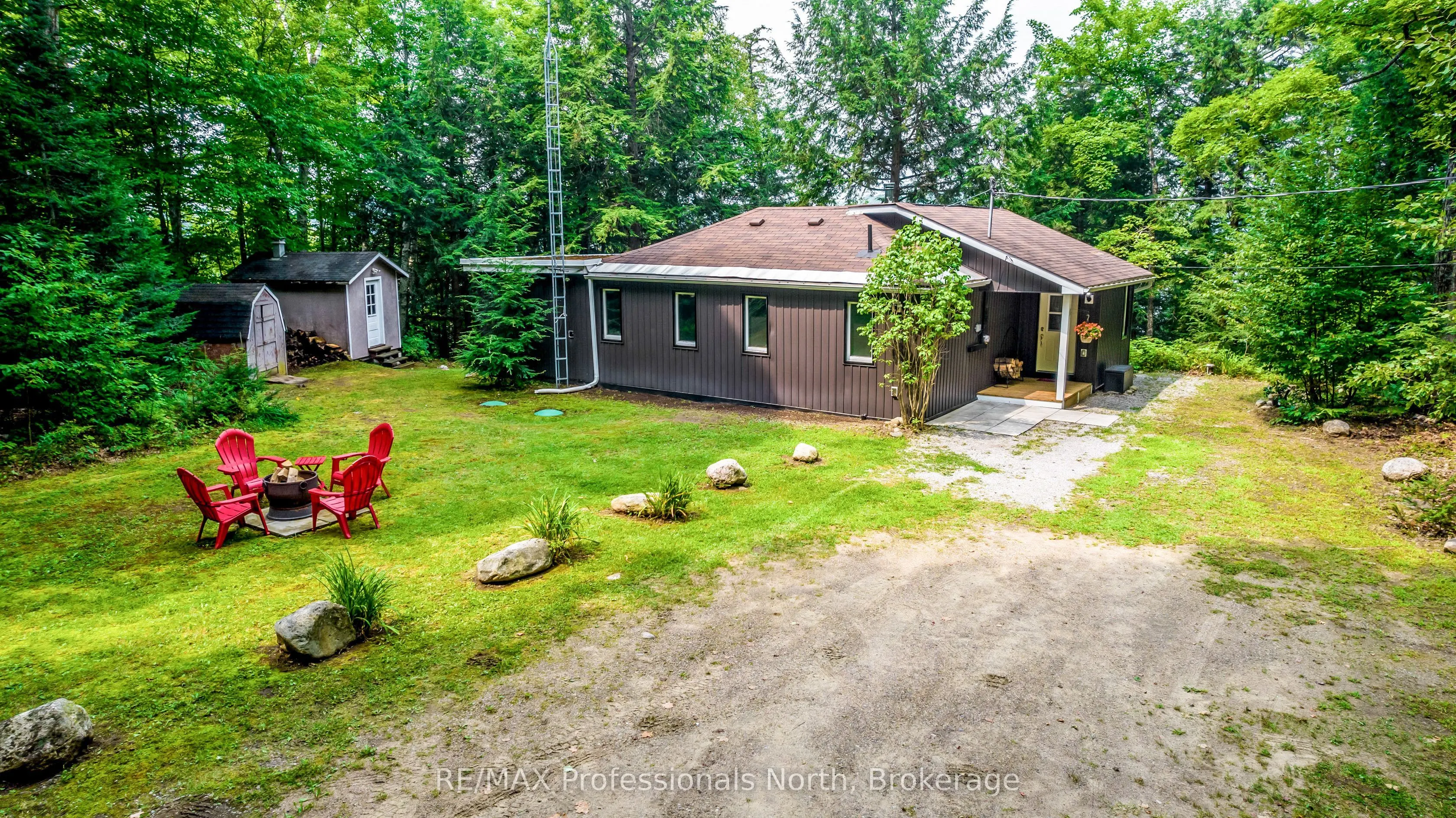 1813 Kashagawigamog Lake Road