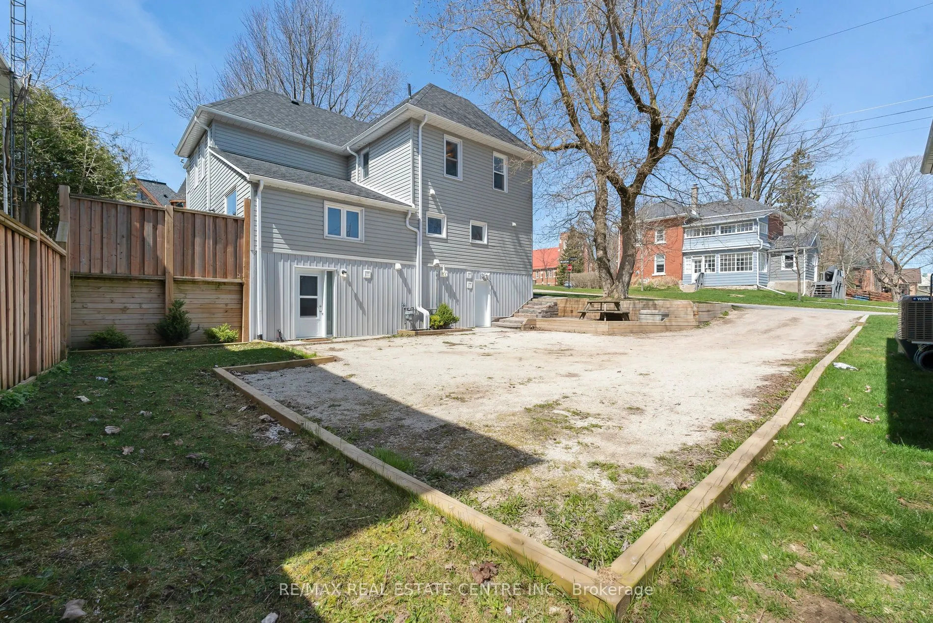 221 Owen Sound Street
