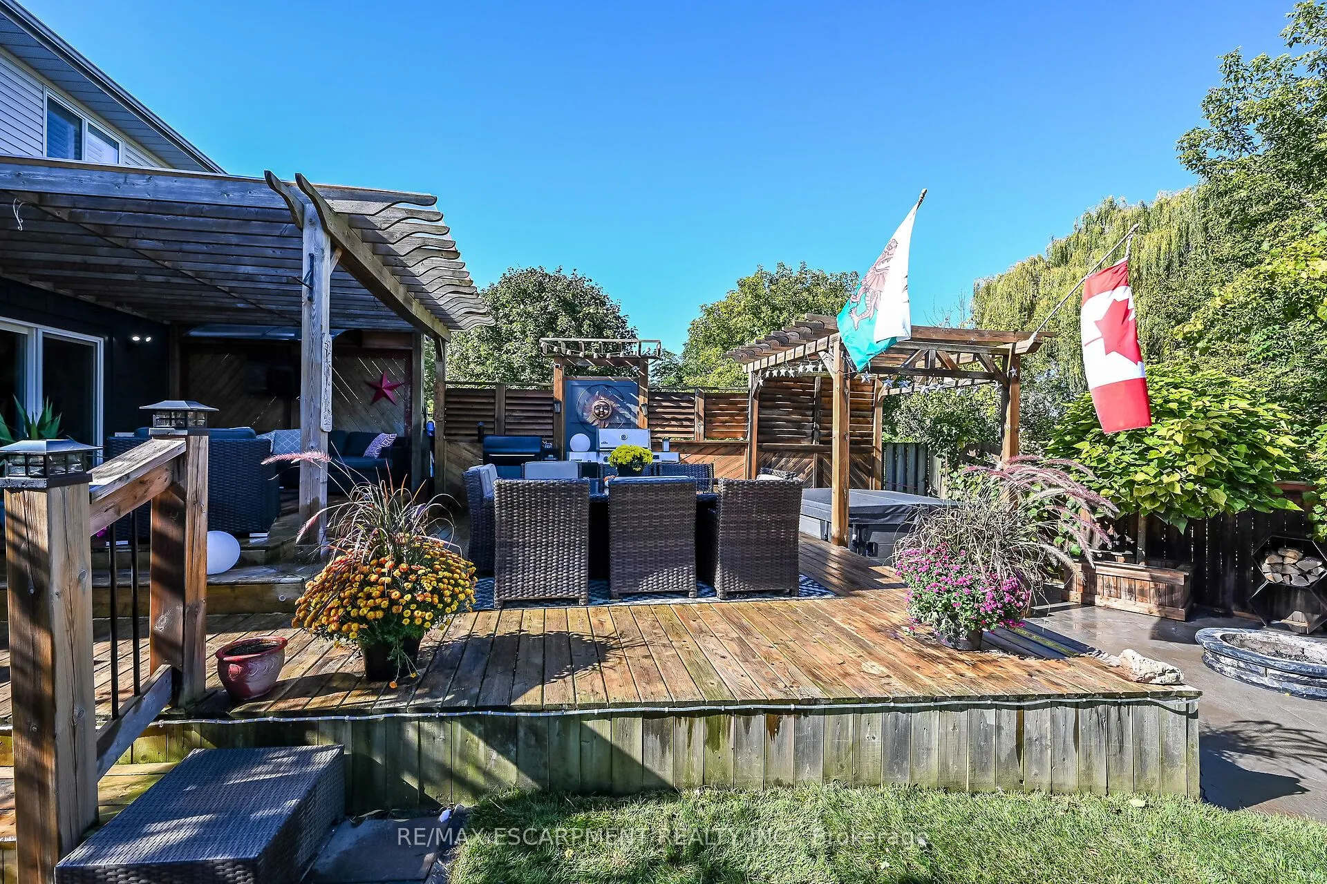 4377 Beverley Crescent
