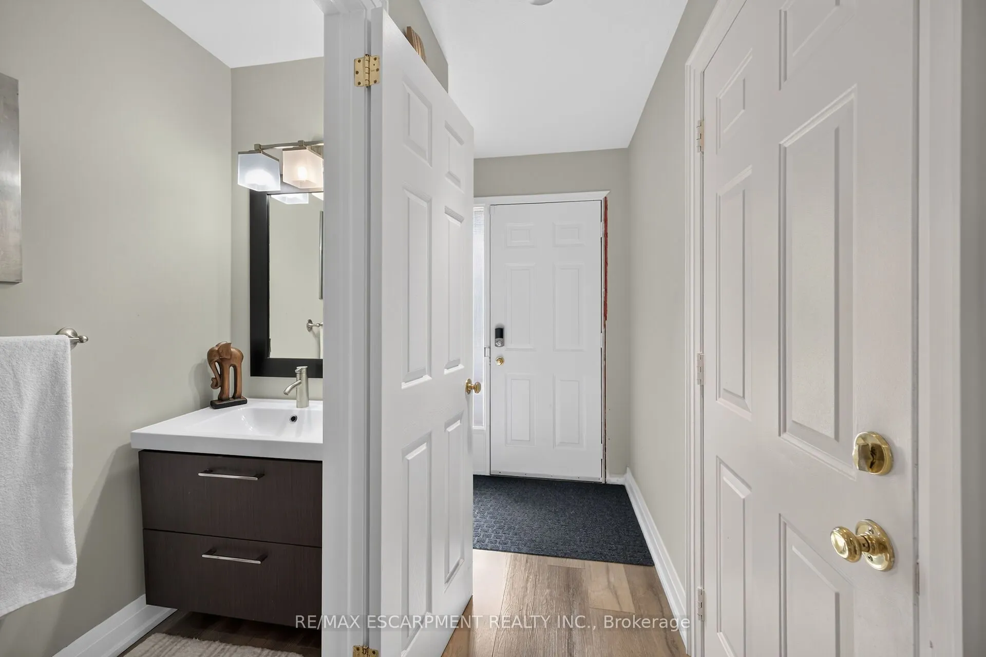 4377 Beverley Crescent
