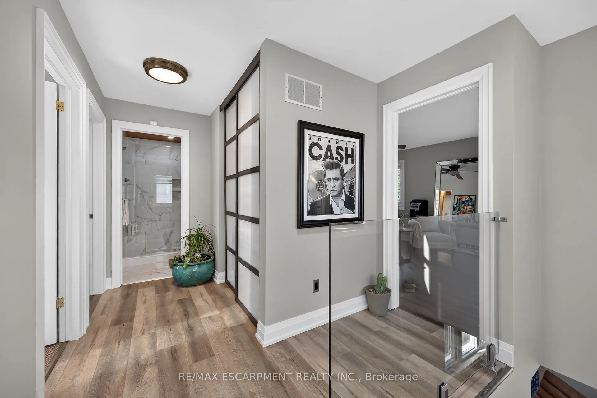 4377 Beverley Crescent