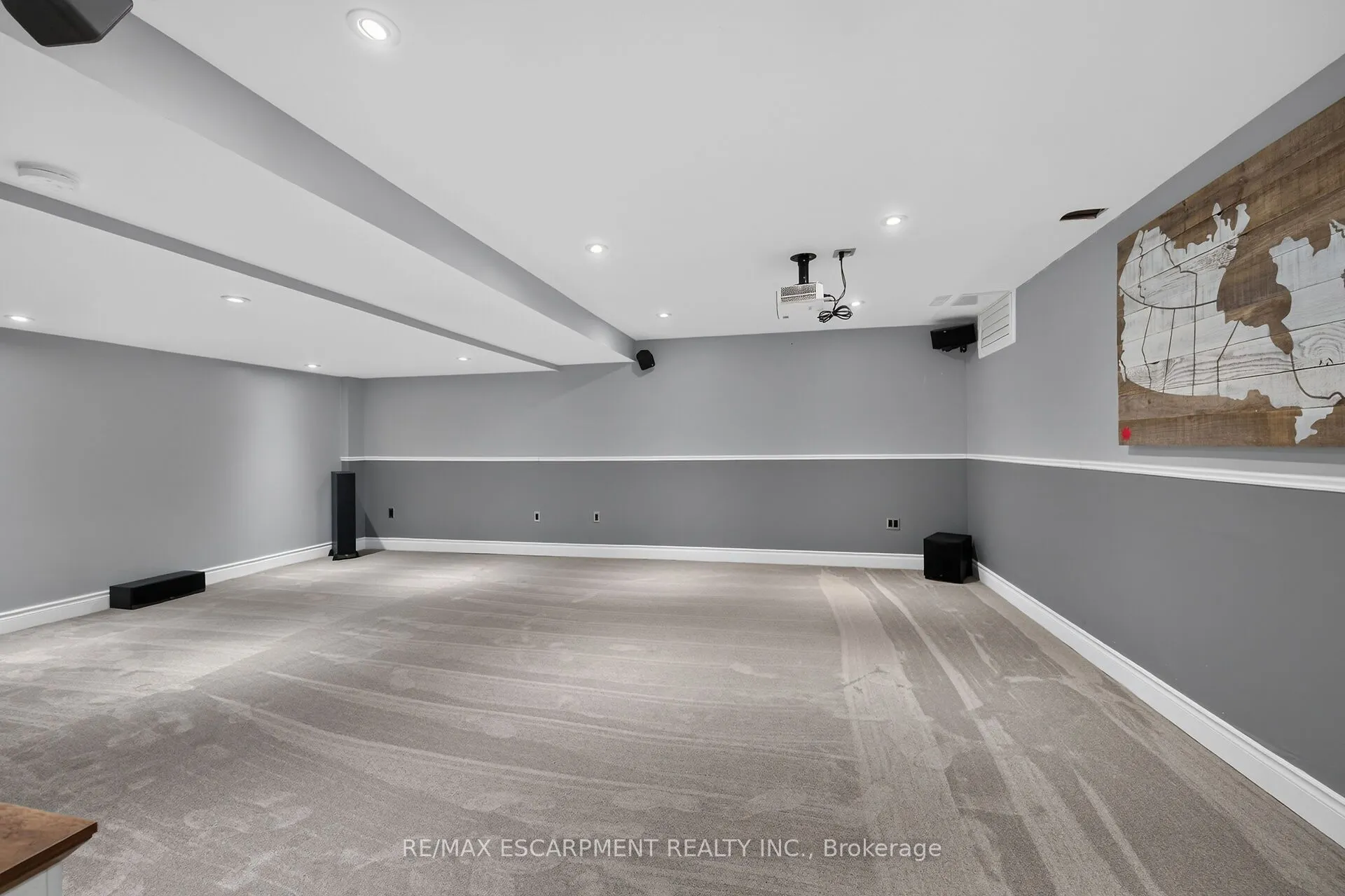4377 Beverley Crescent