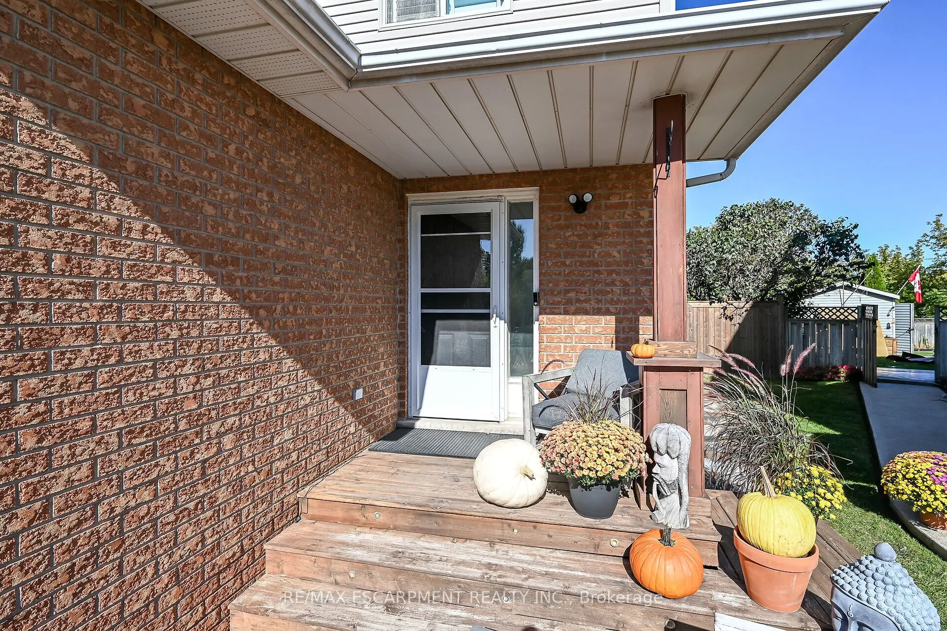 4377 Beverley Crescent
