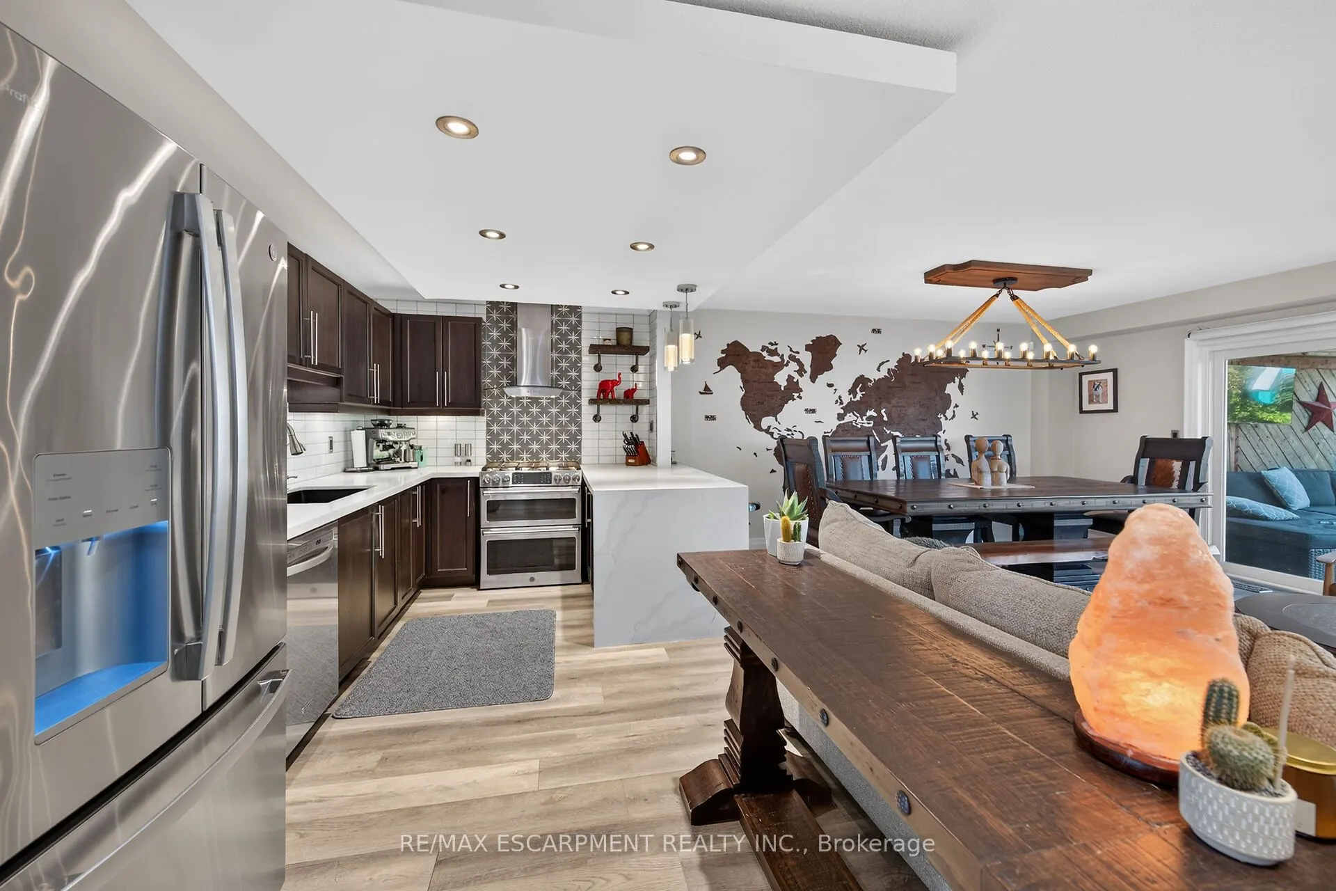 4377 Beverley Crescent