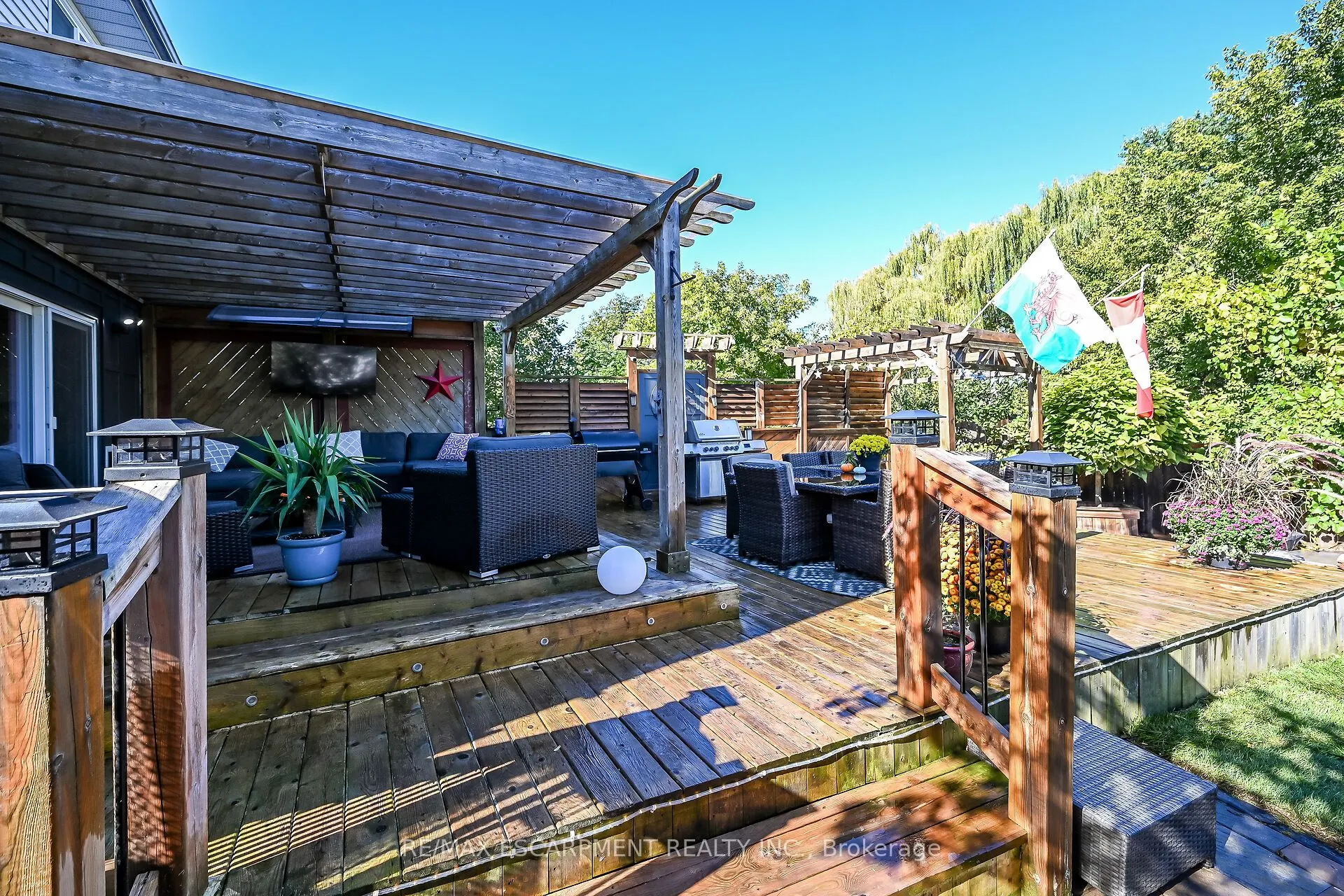 4377 Beverley Crescent