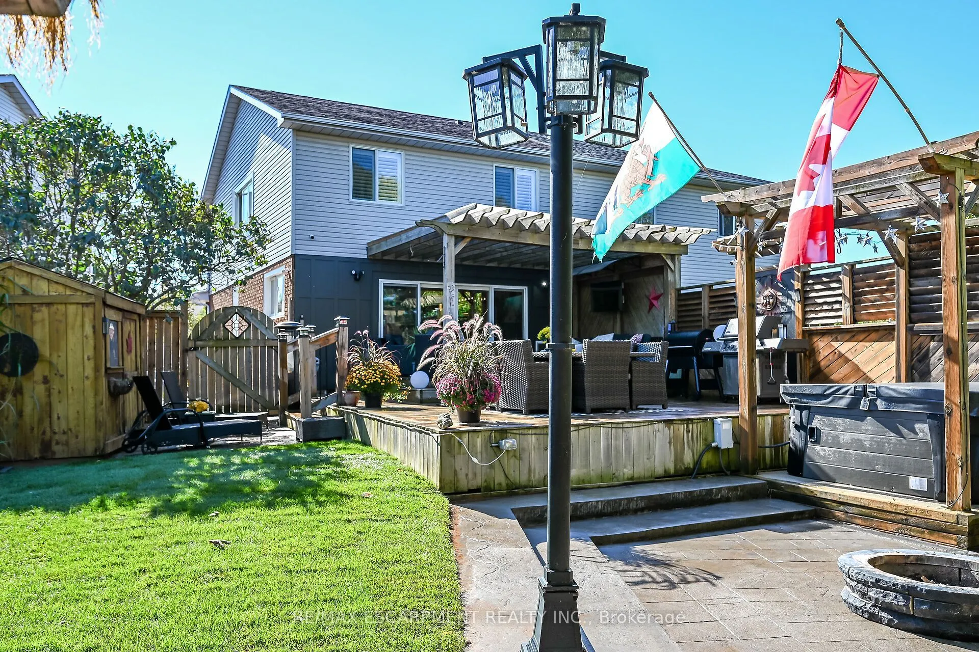 4377 Beverley Crescent